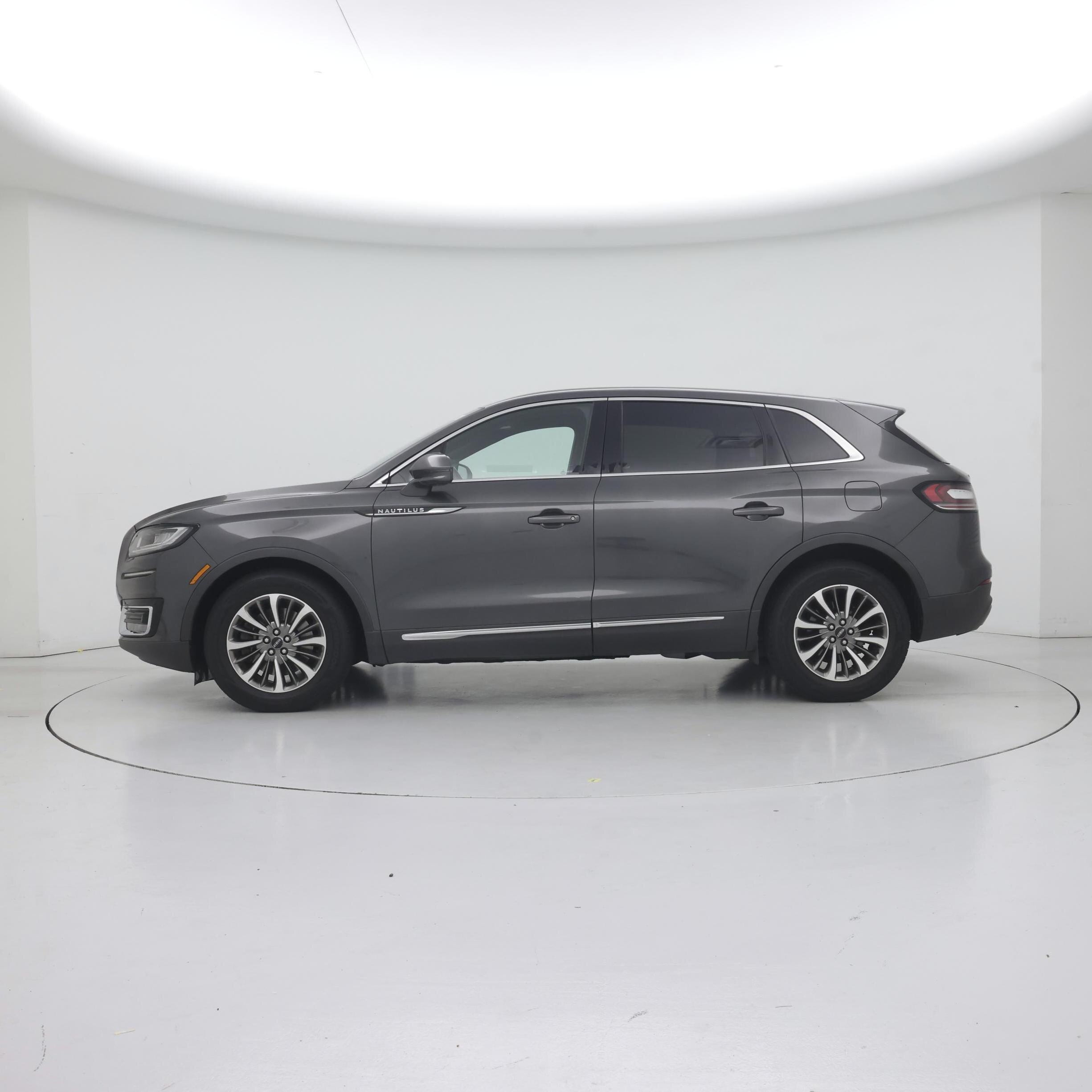 Thumbnail: 2019 Lincoln Nautilus - 3