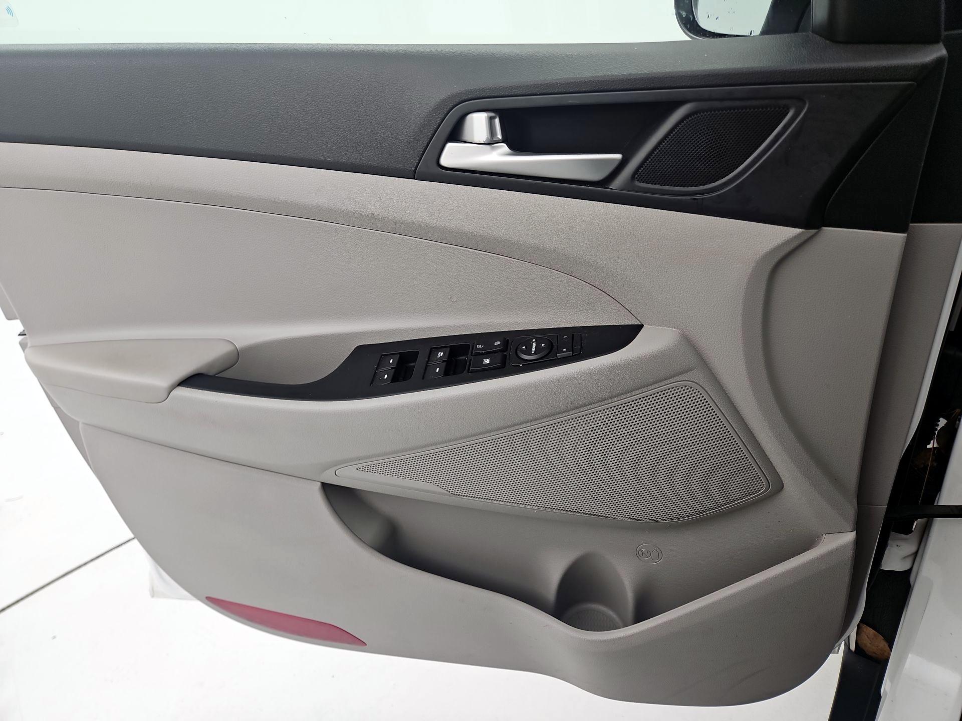 Thumbnail: 2019 Hyundai Tucson - 12
