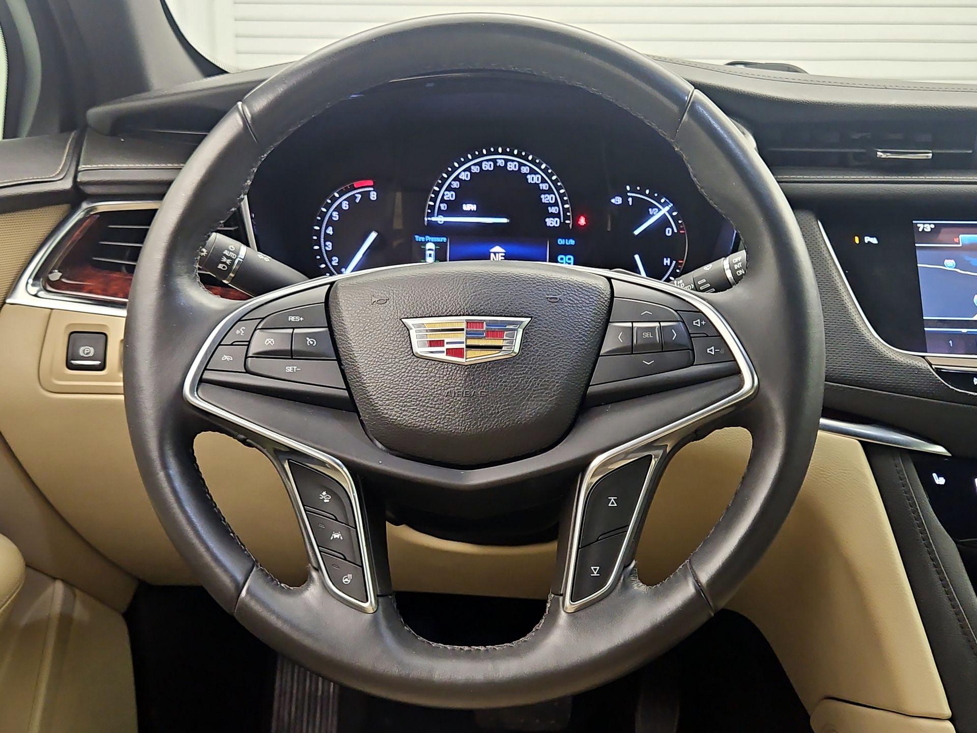 Thumbnail: 2017 Cadillac XT5 - 10