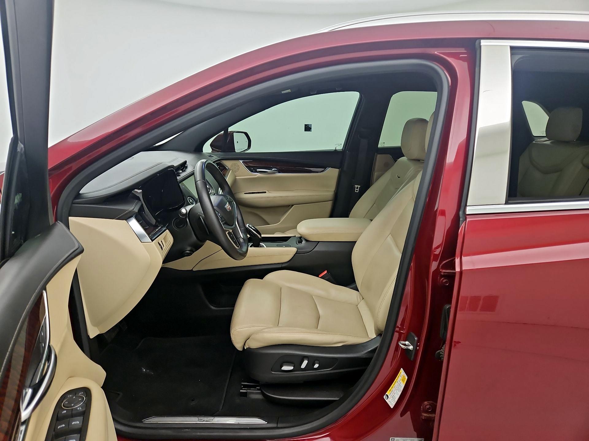 Thumbnail: 2017 Cadillac XT5 - 11