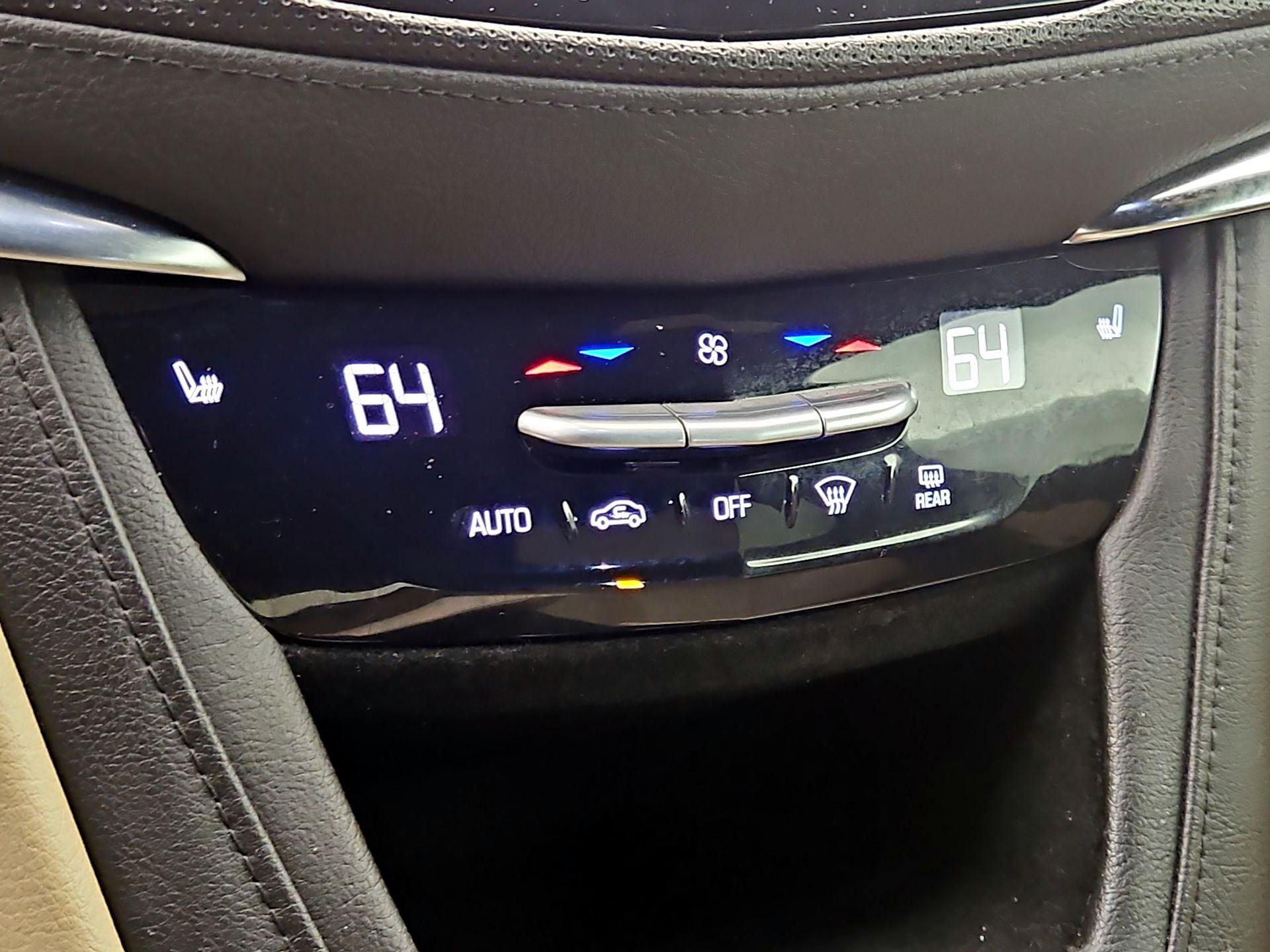 Thumbnail: 2017 Cadillac XT5 - 17