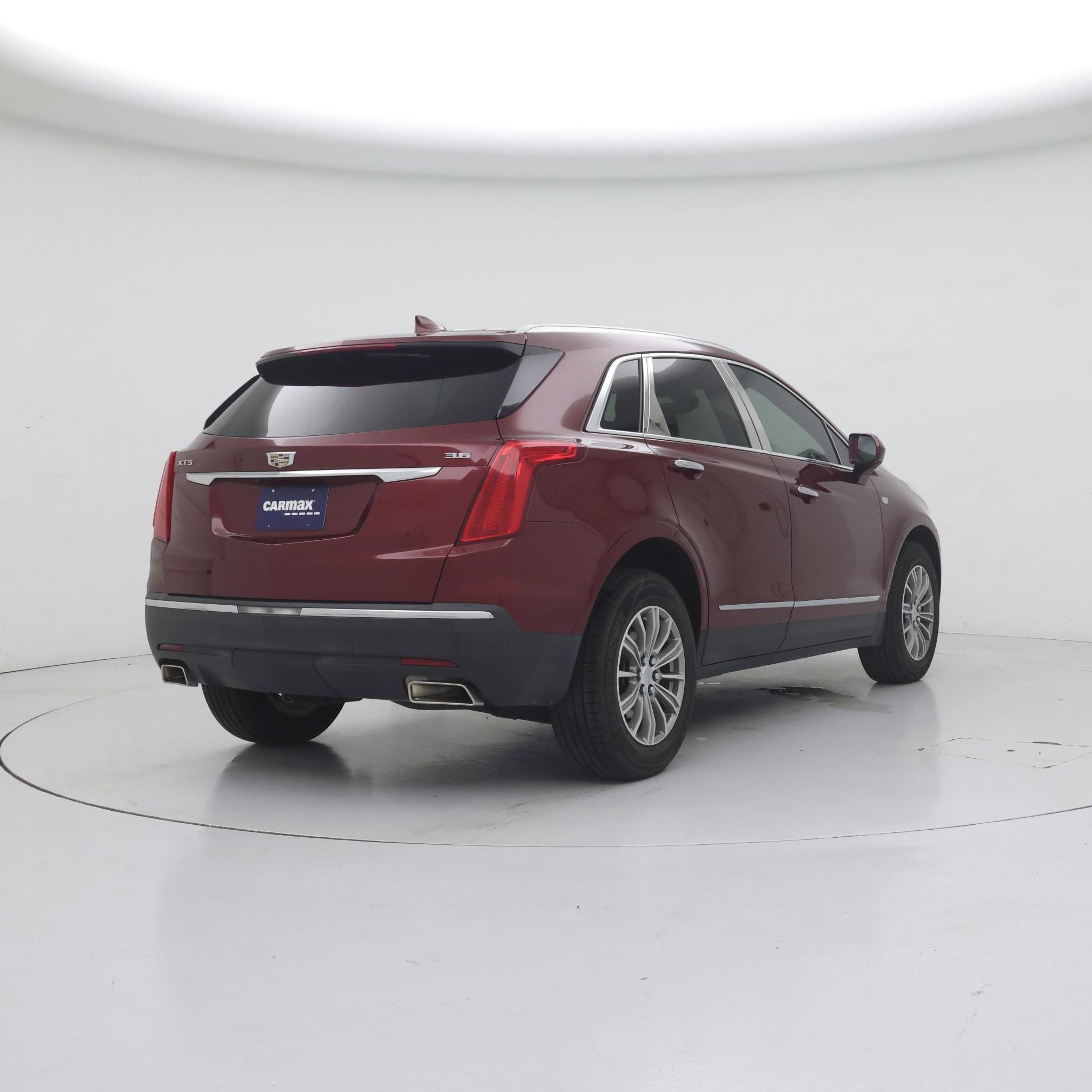 Thumbnail: 2017 Cadillac XT5 - 8
