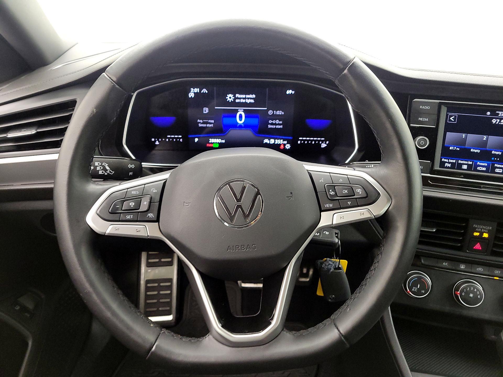 Thumbnail: 2023 Volkswagen Jetta - 10