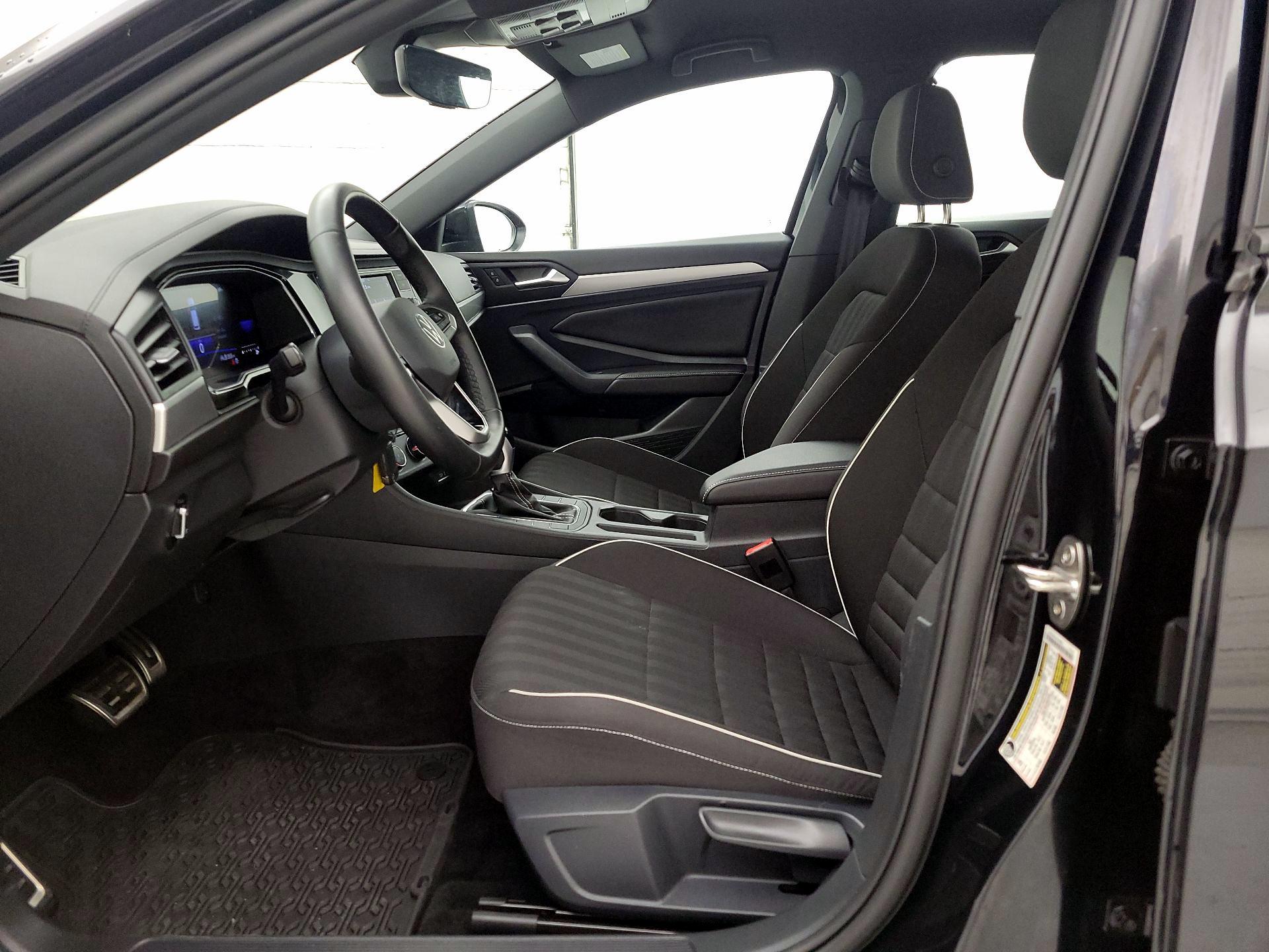 Thumbnail: 2023 Volkswagen Jetta - 11