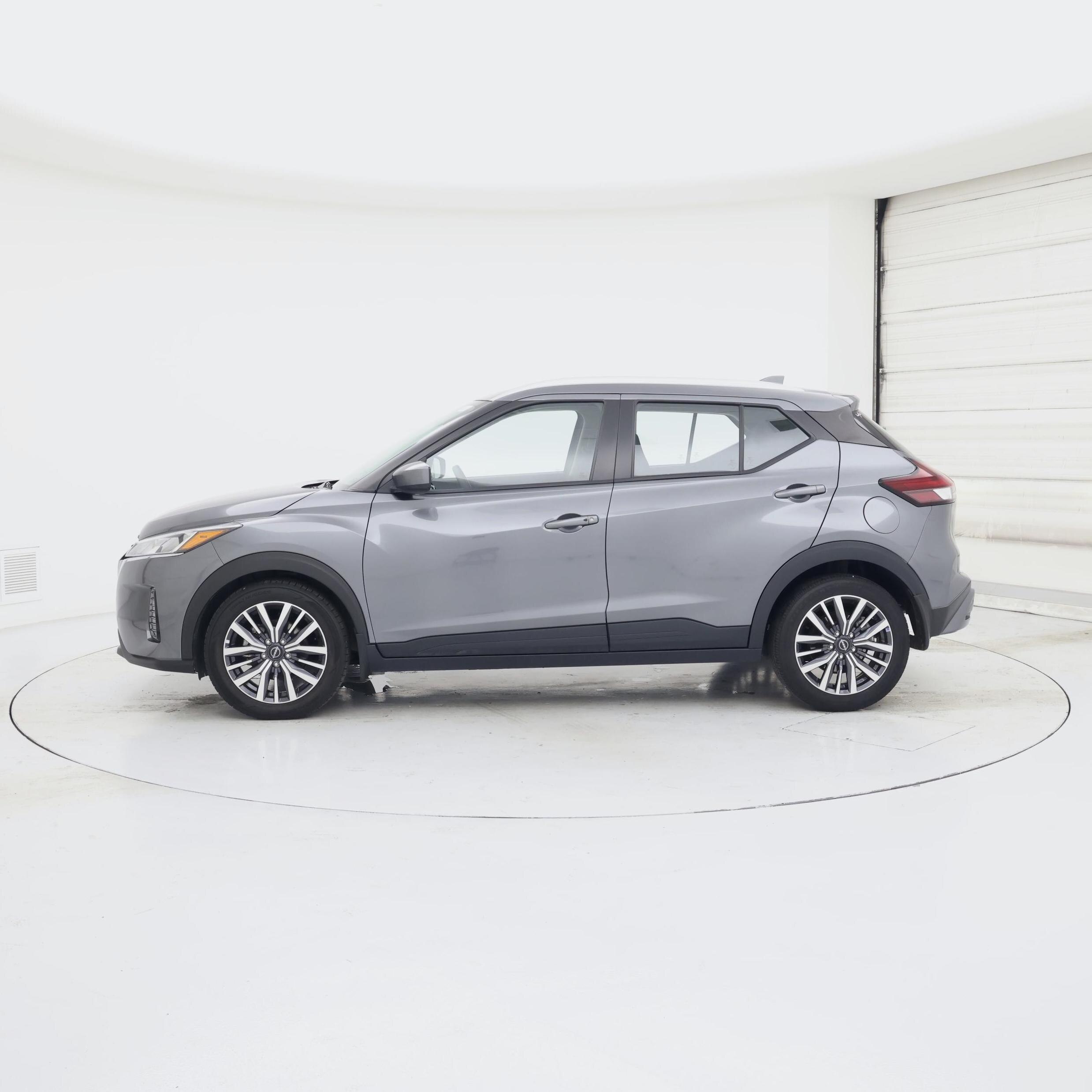 Thumbnail: 2023 Nissan Kicks - 3