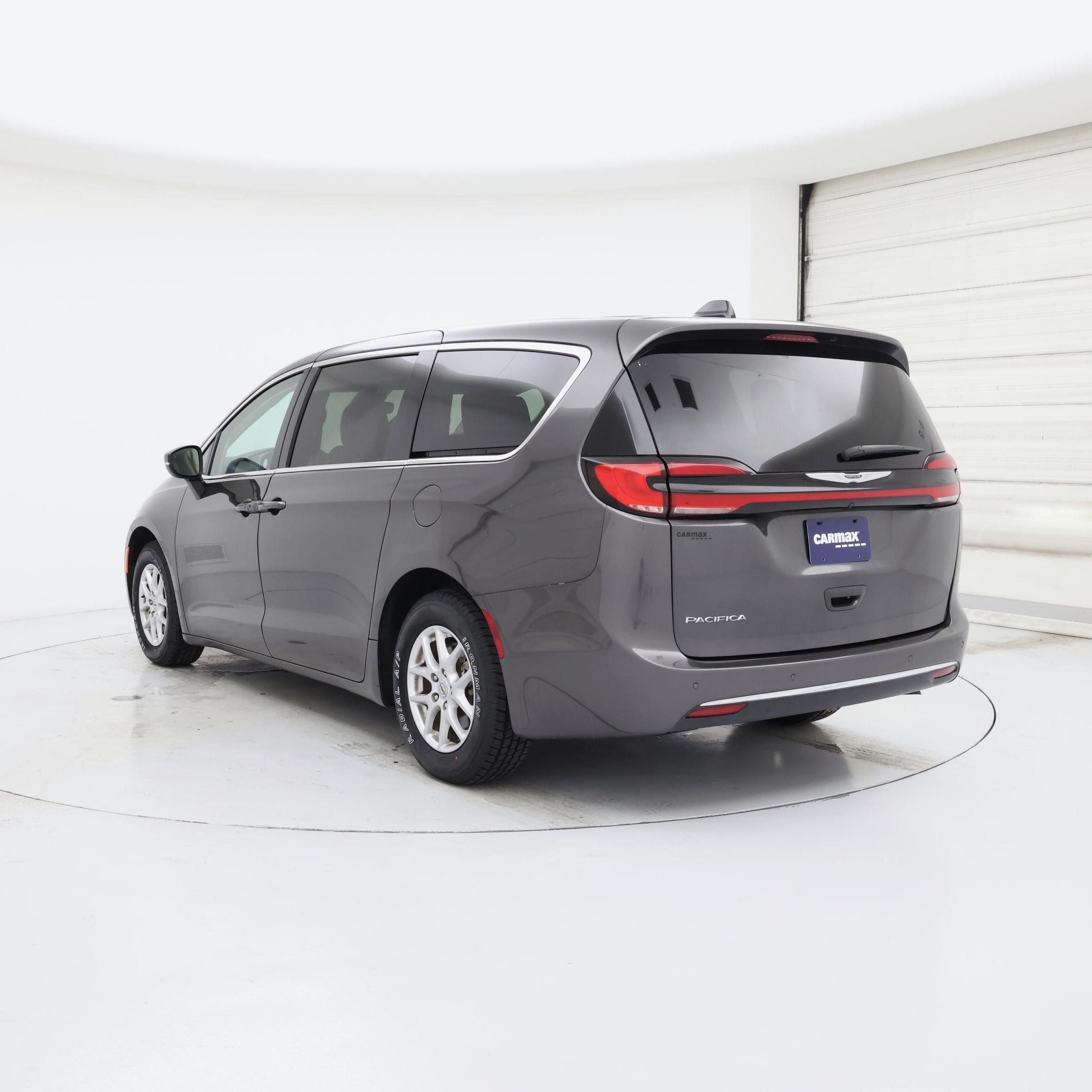 Thumbnail: 2023 Chrysler Pacifica - 2
