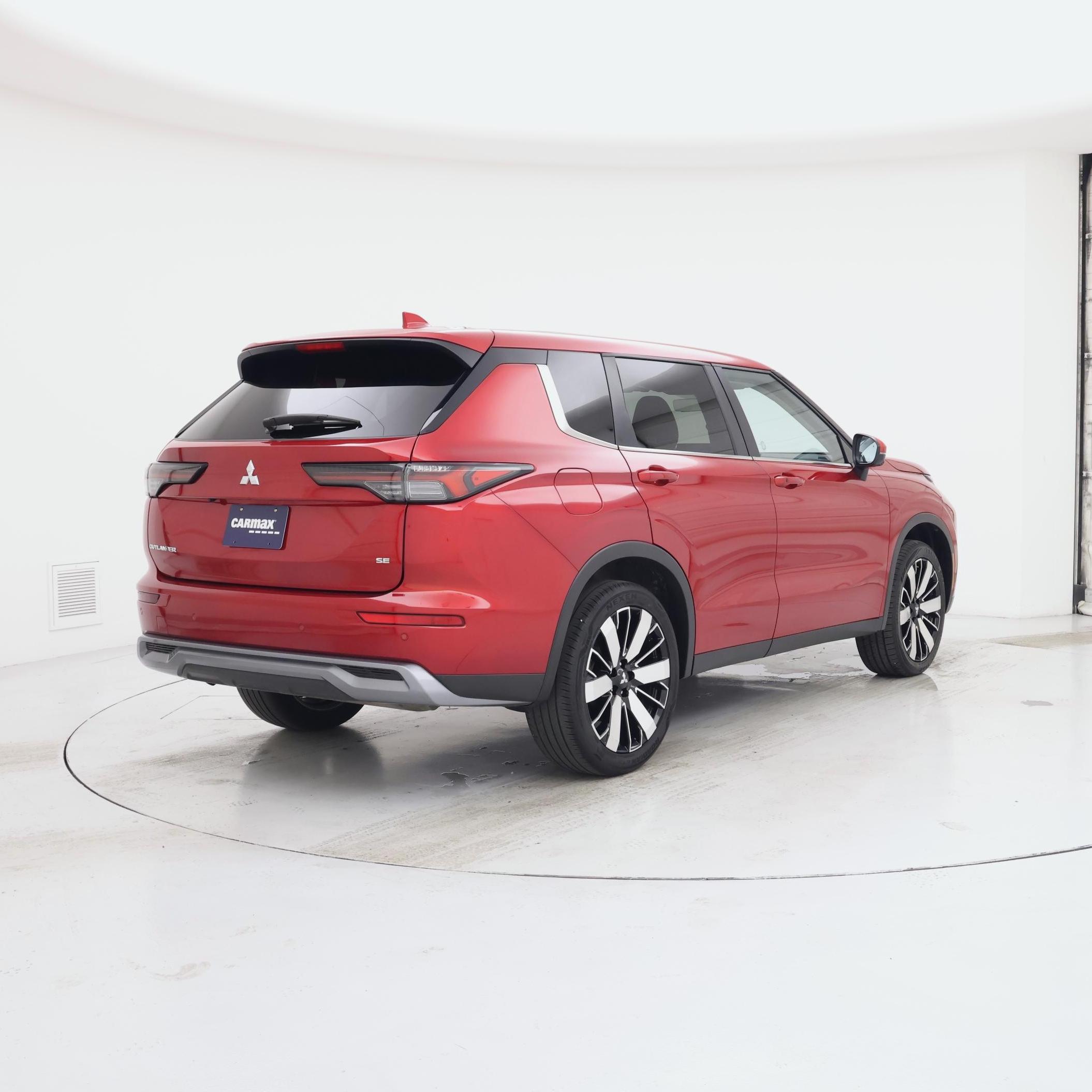 Thumbnail: 2025 Mitsubishi Outlander - 8