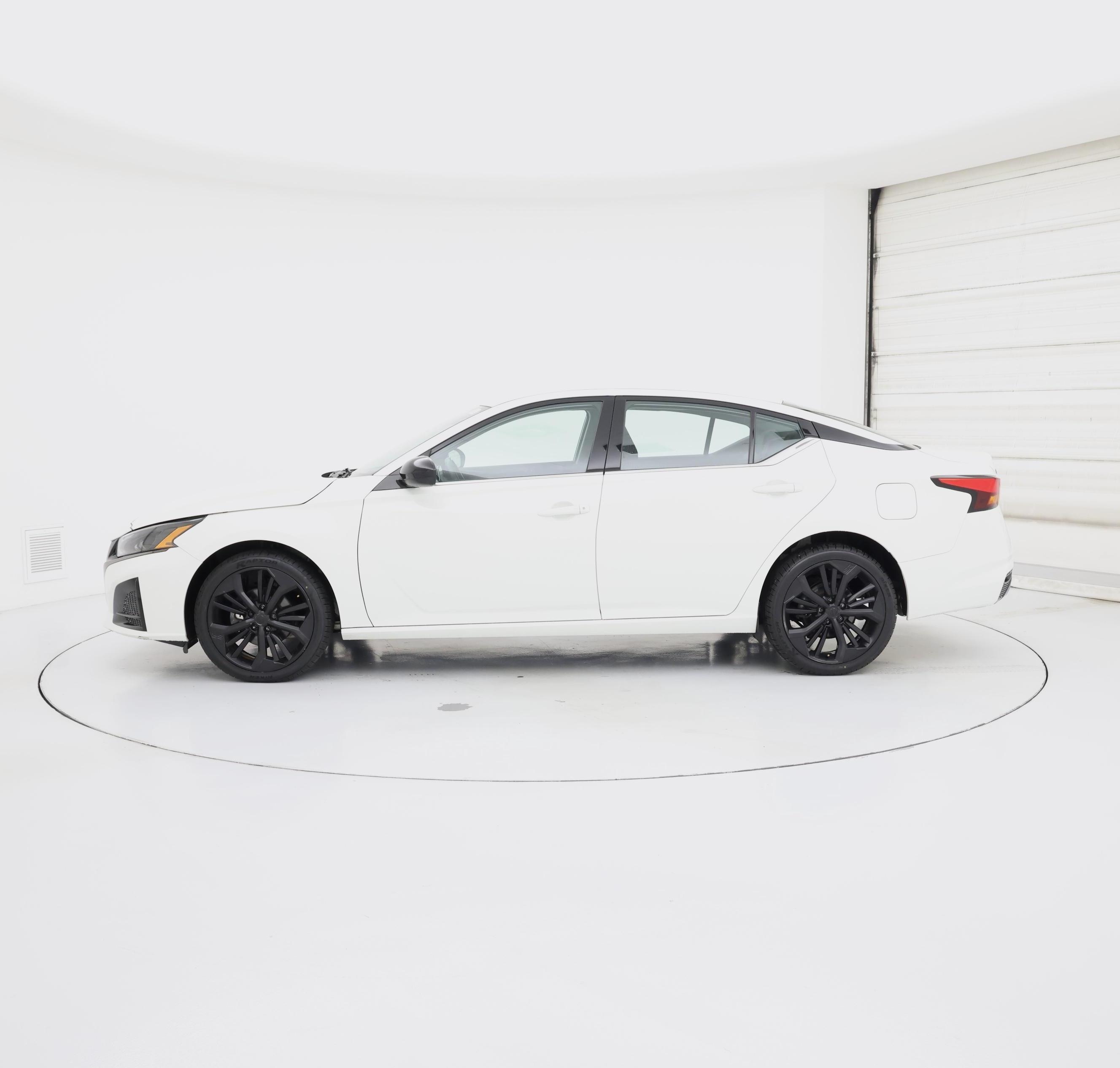 Thumbnail: 2023 Nissan Altima - 3