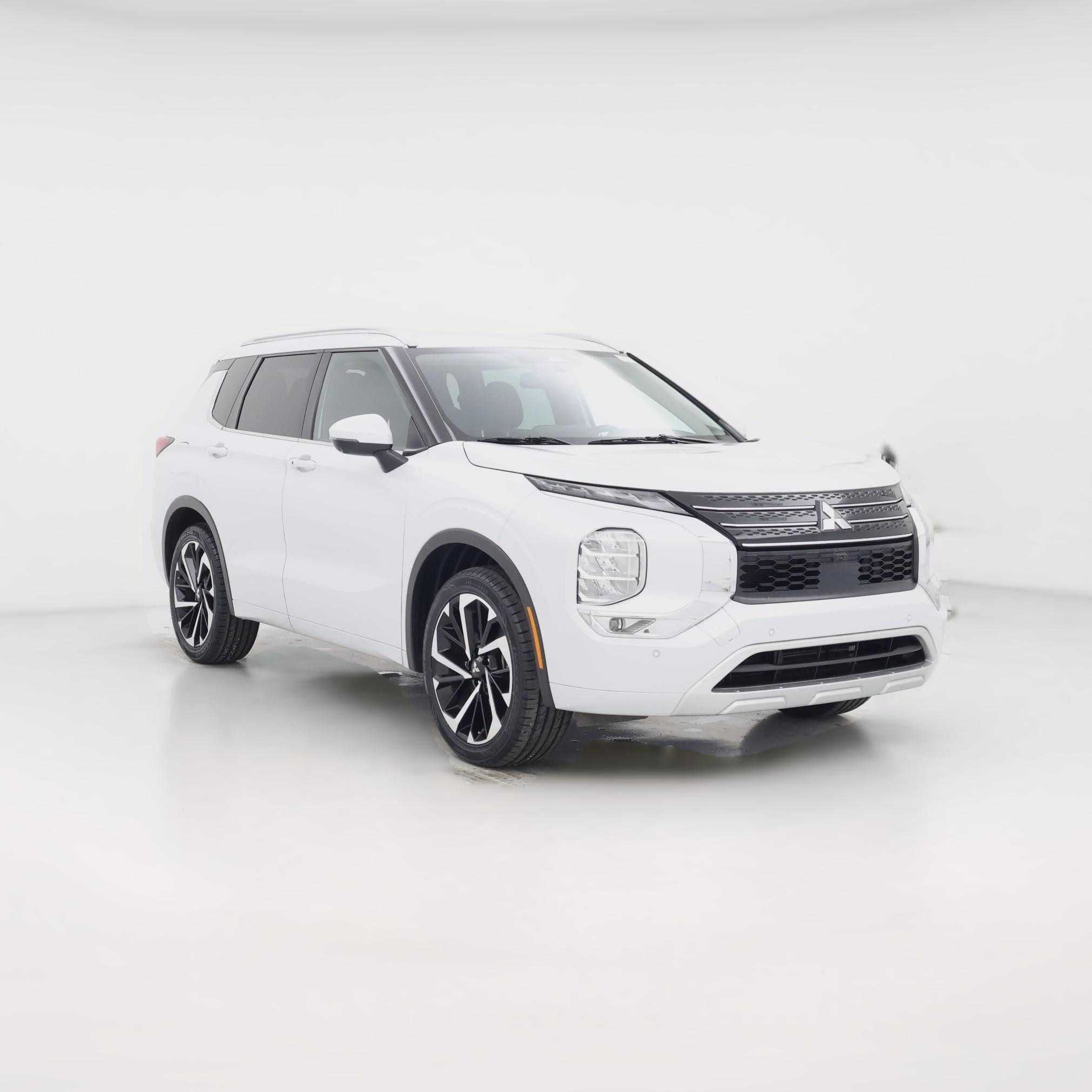 Thumbnail: 2022 Mitsubishi Outlander - 1