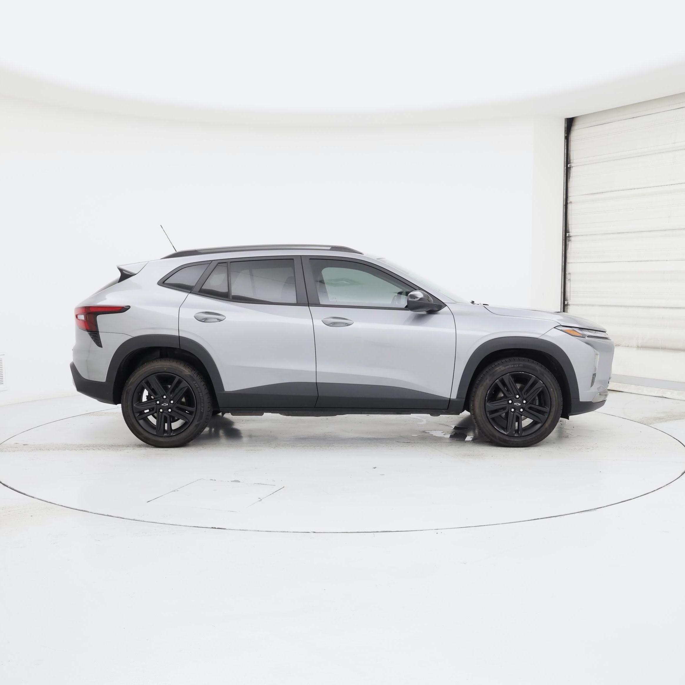 Thumbnail: 2024 Chevrolet Trax - 7