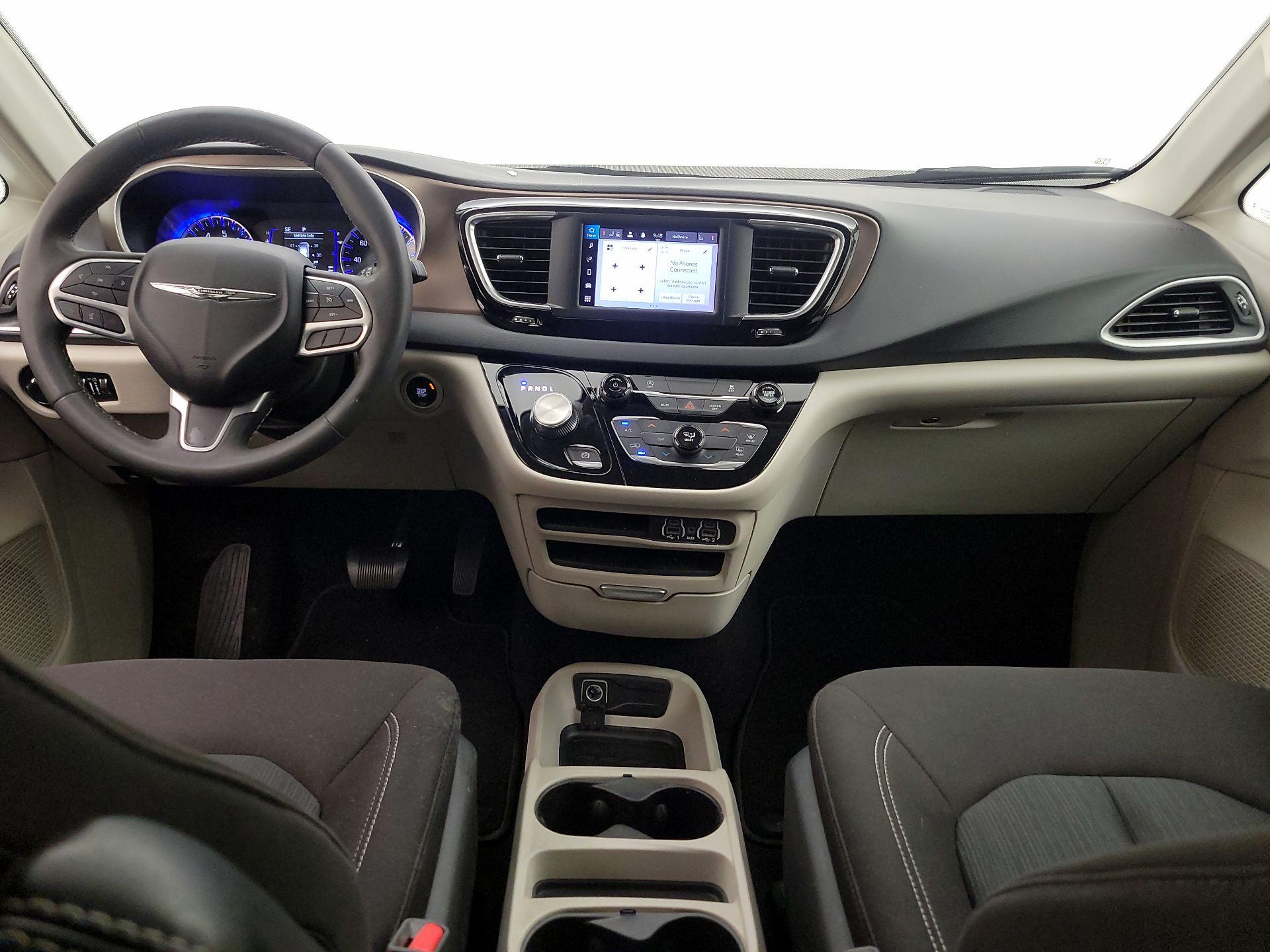 Thumbnail: 2023 Chrysler Voyager - 9