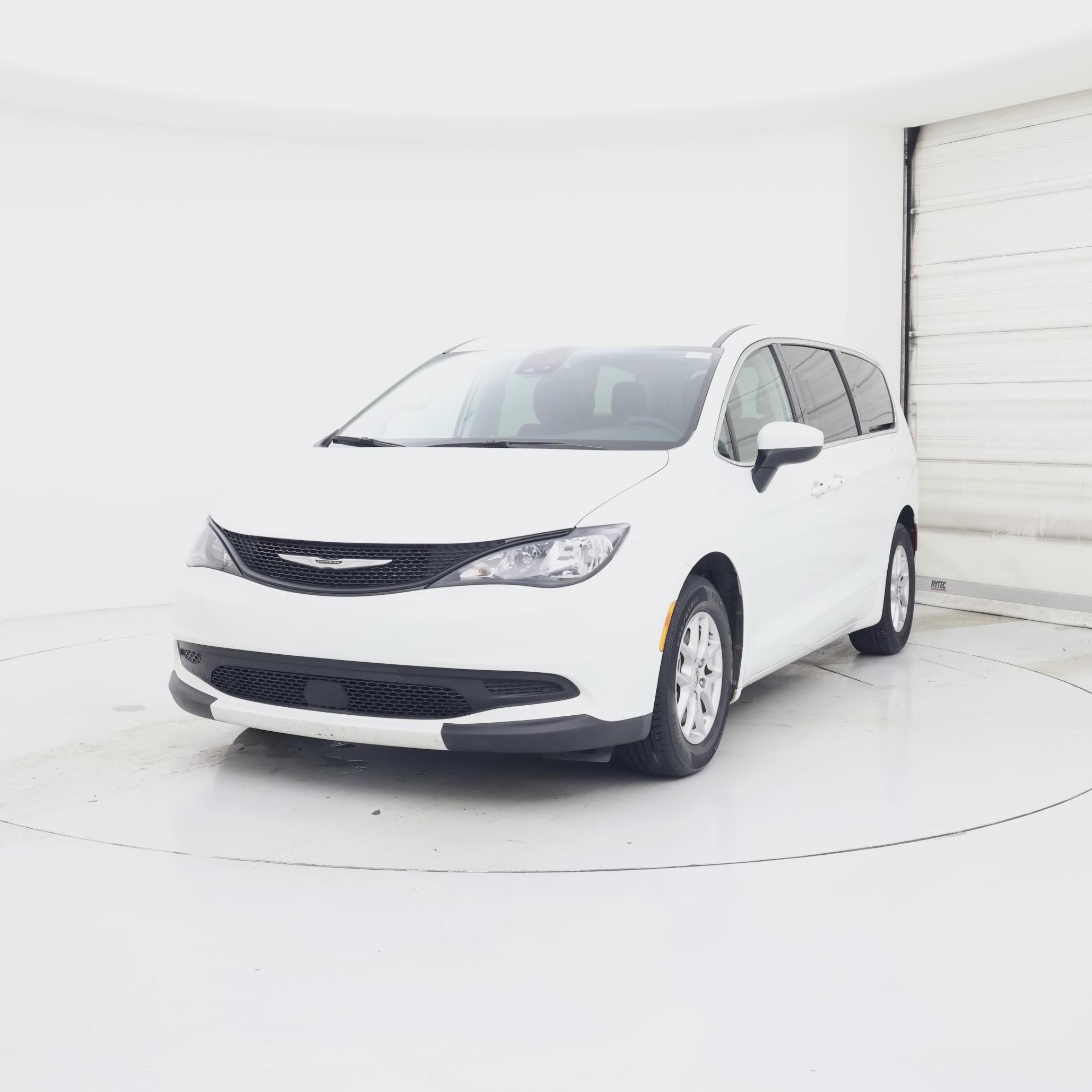 Thumbnail: 2023 Chrysler Voyager - 4