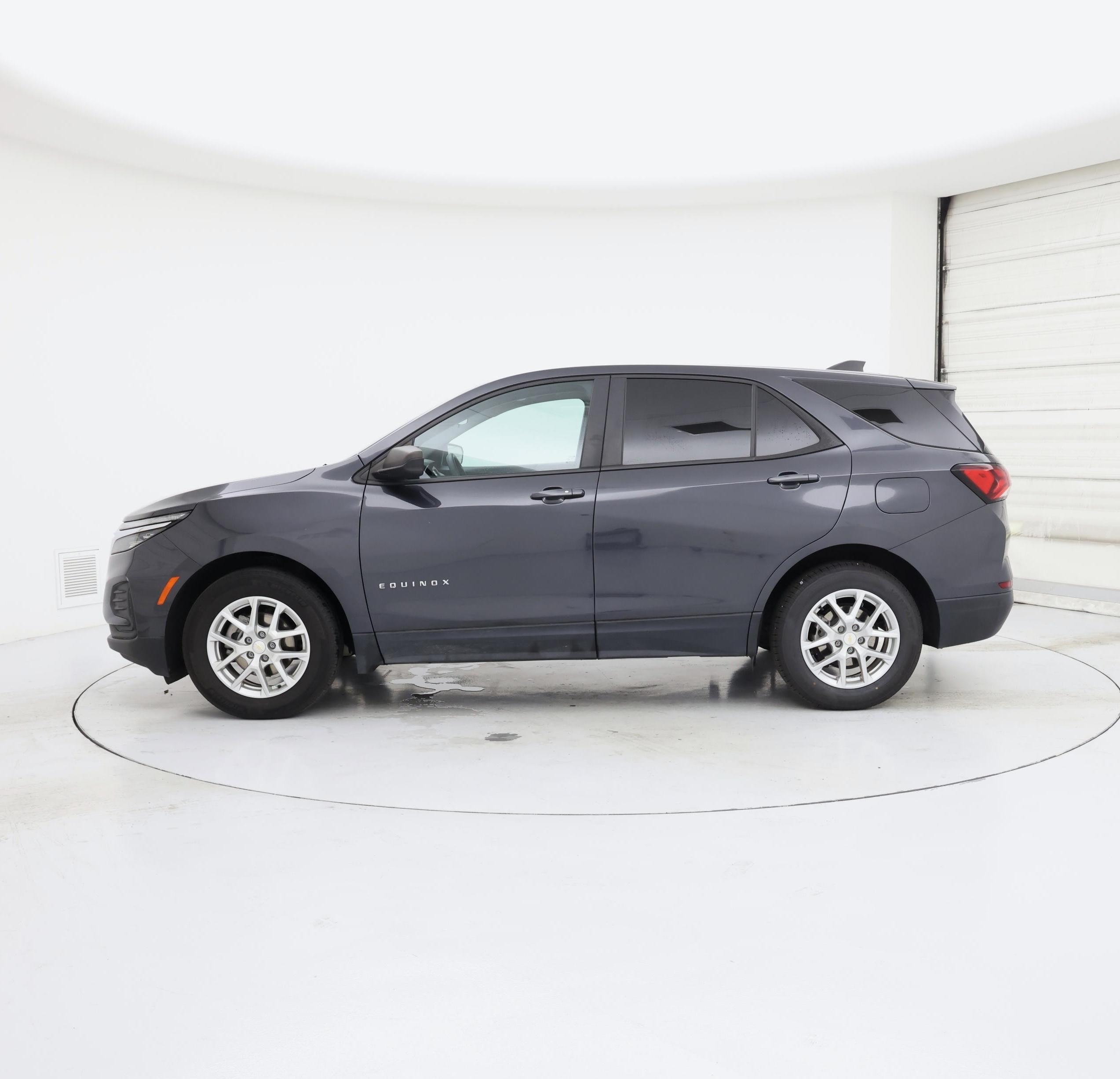 Thumbnail: 2022 Chevrolet Equinox - 3