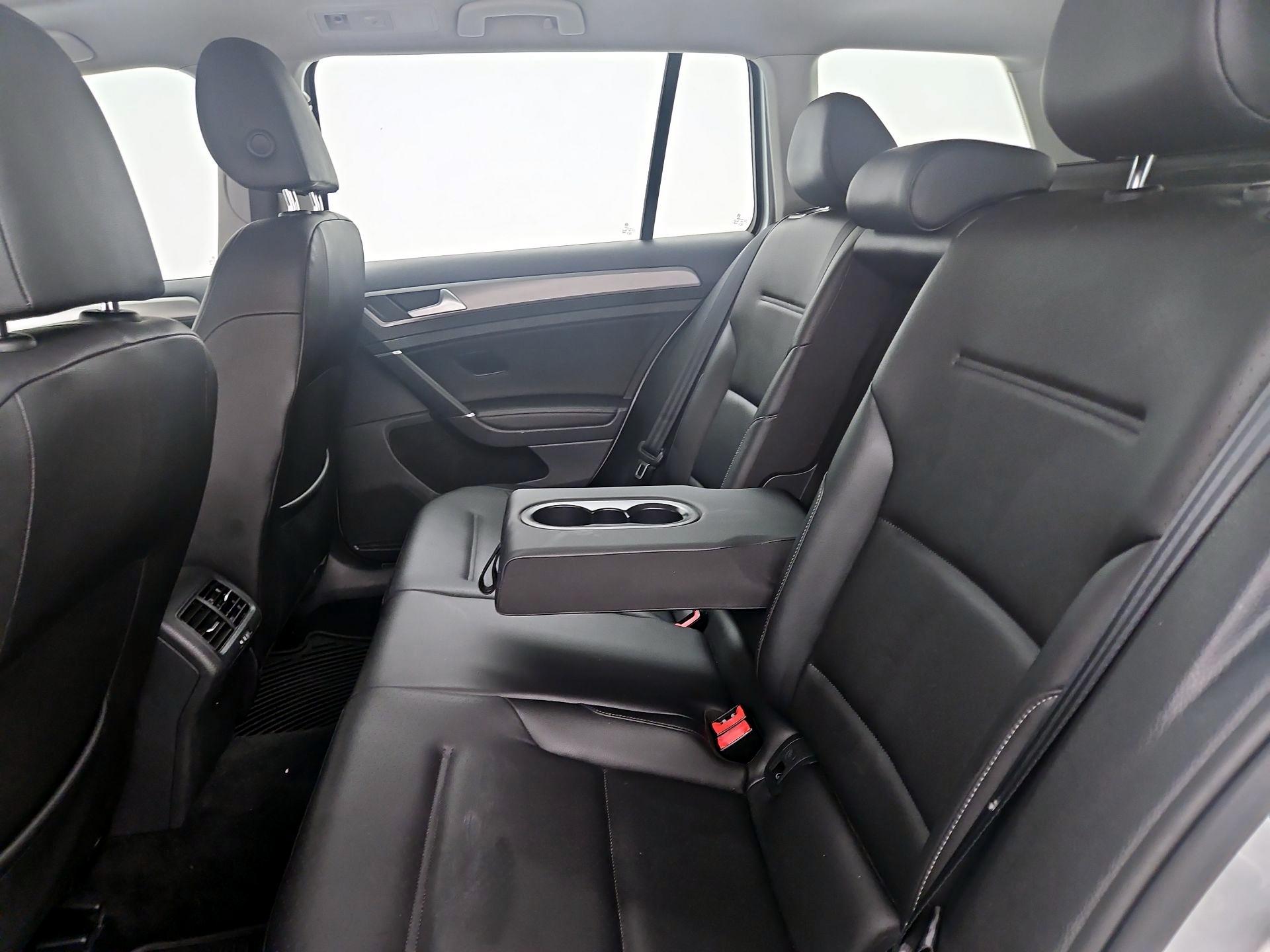 Thumbnail: 2016 Volkswagen Golf - 20