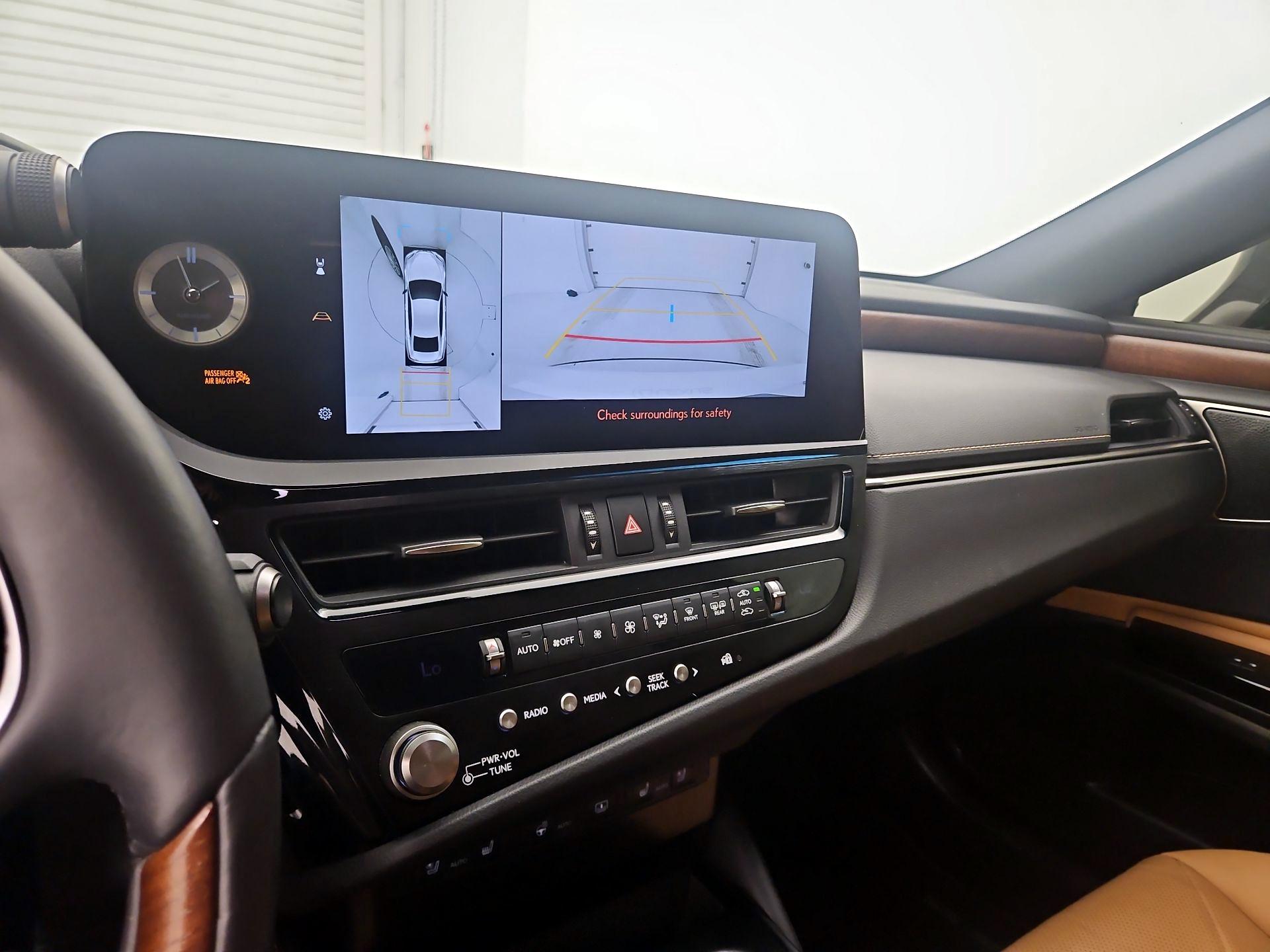 Thumbnail: 2023 Lexus ES - 14