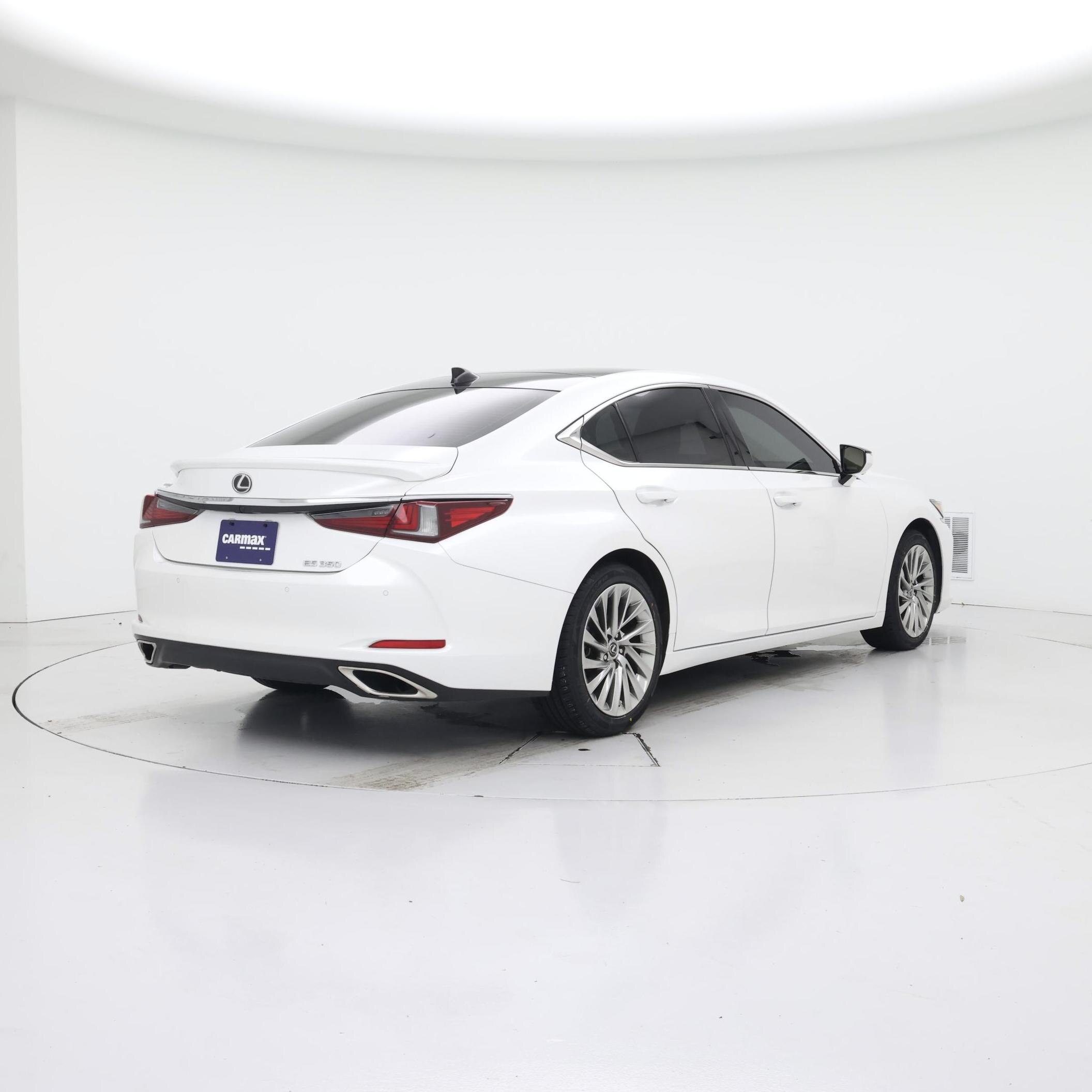Thumbnail: 2023 Lexus ES - 8