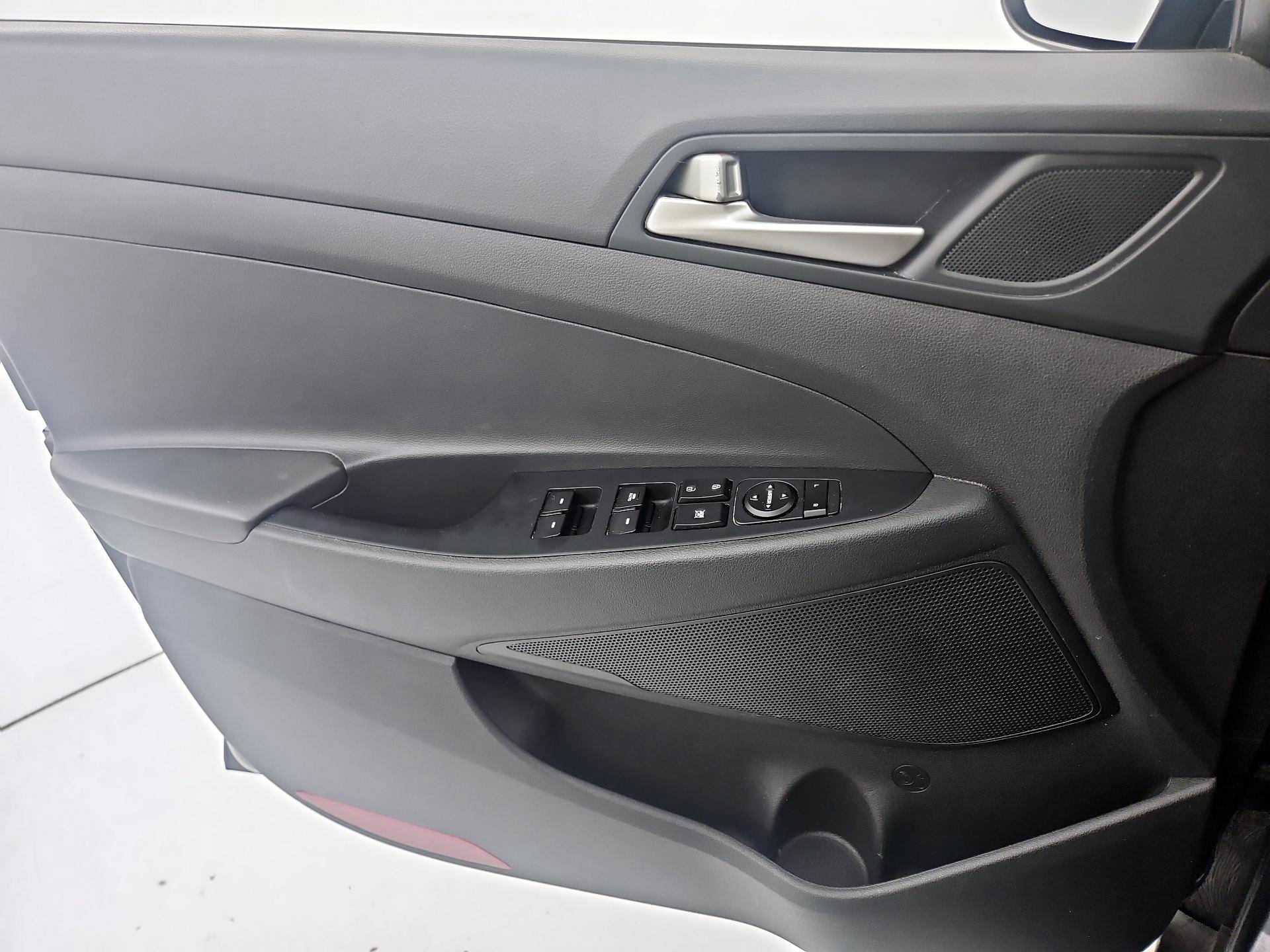 Thumbnail: 2020 Hyundai Tucson - 12