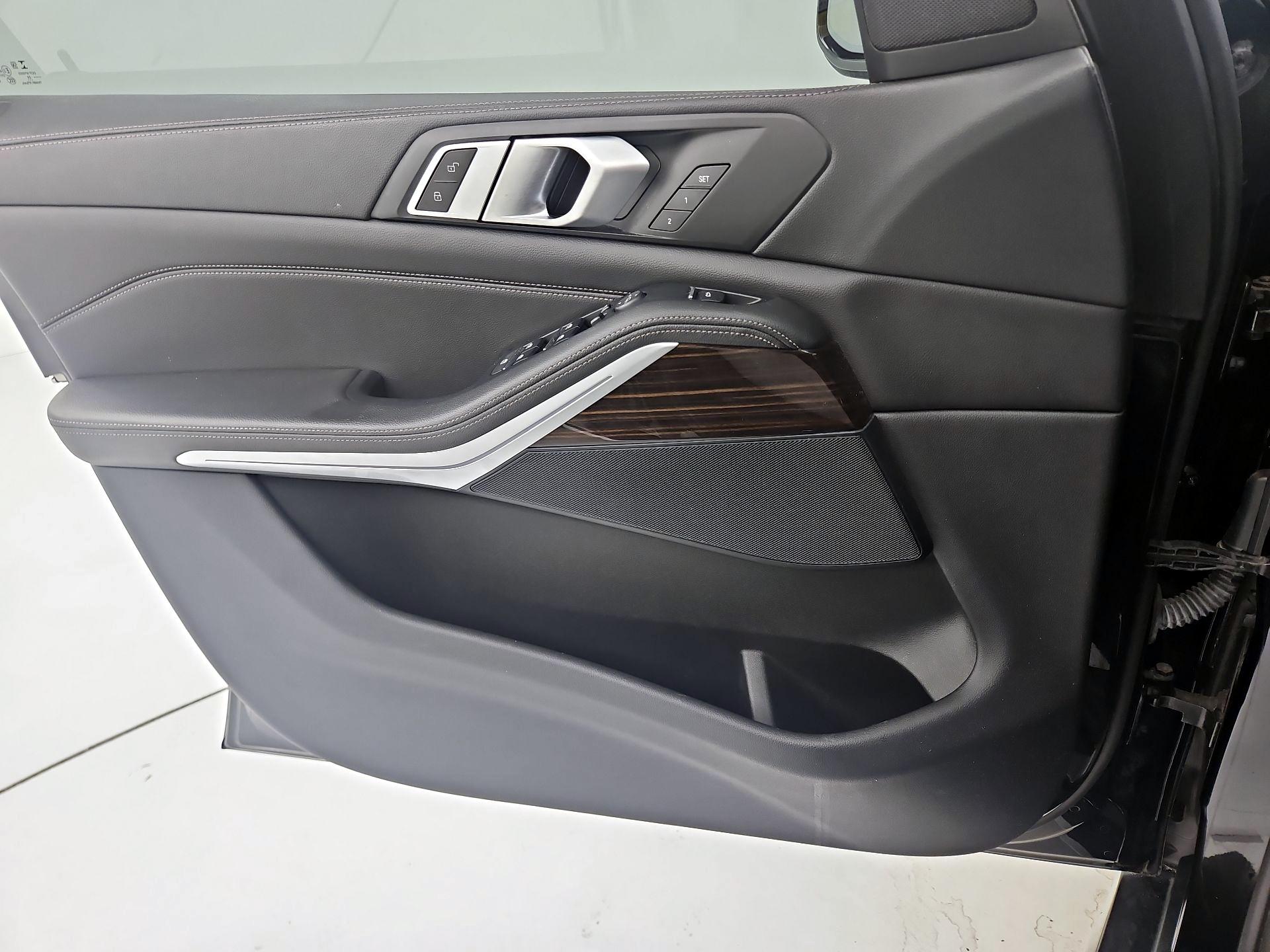 Thumbnail: 2020 BMW X5 - 10