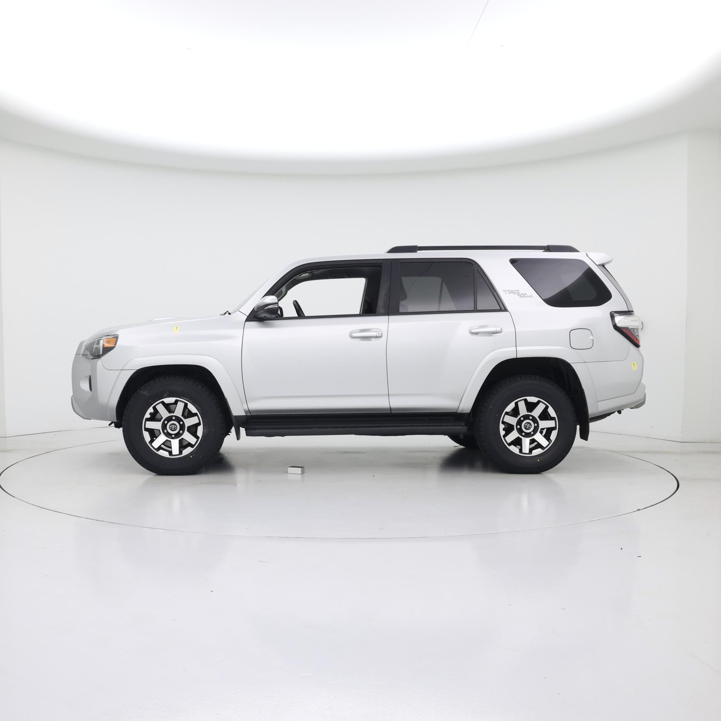 Thumbnail: 2020 Toyota 4Runner - 3