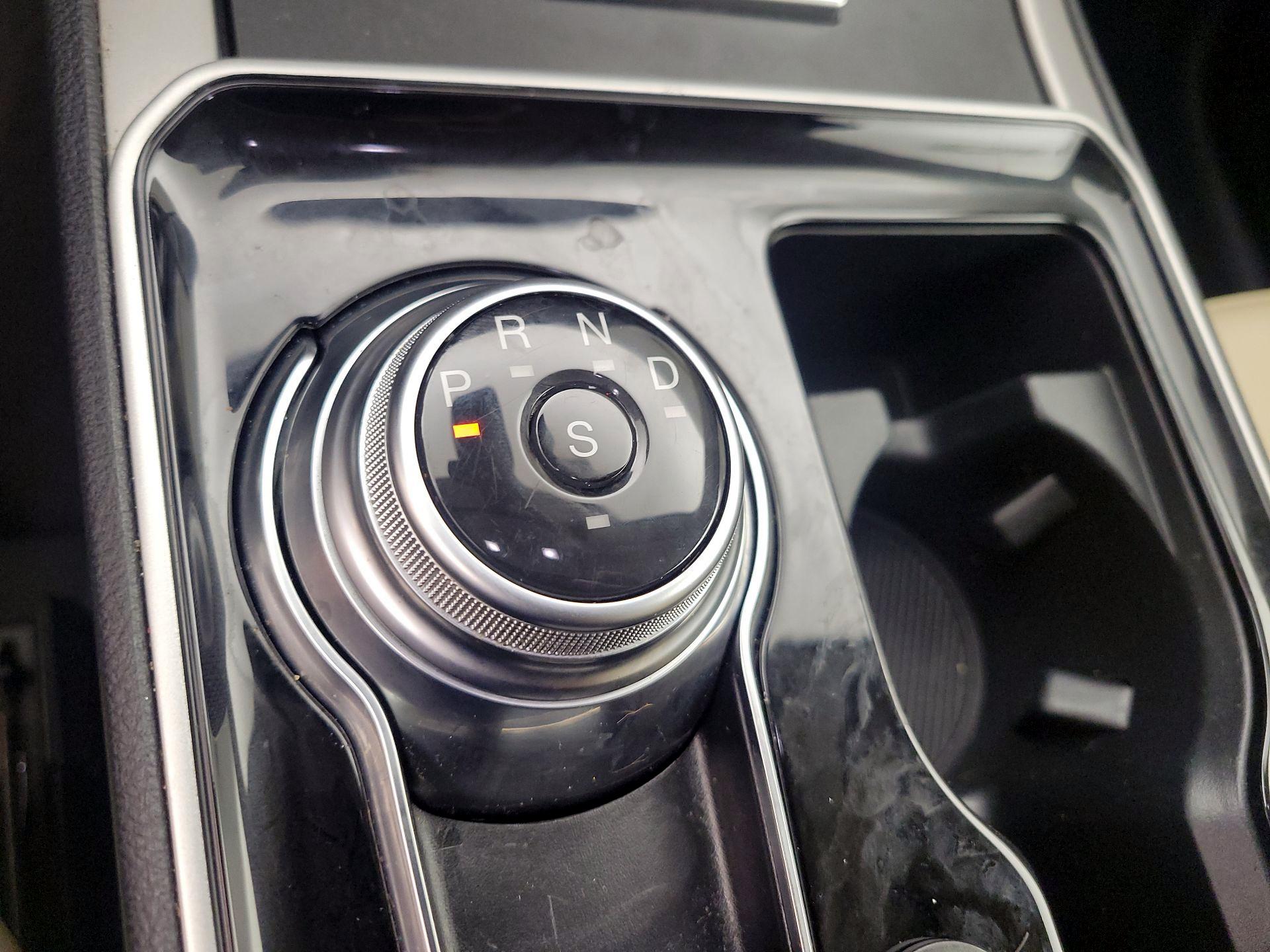 Thumbnail: 2020 Ford Edge - 15