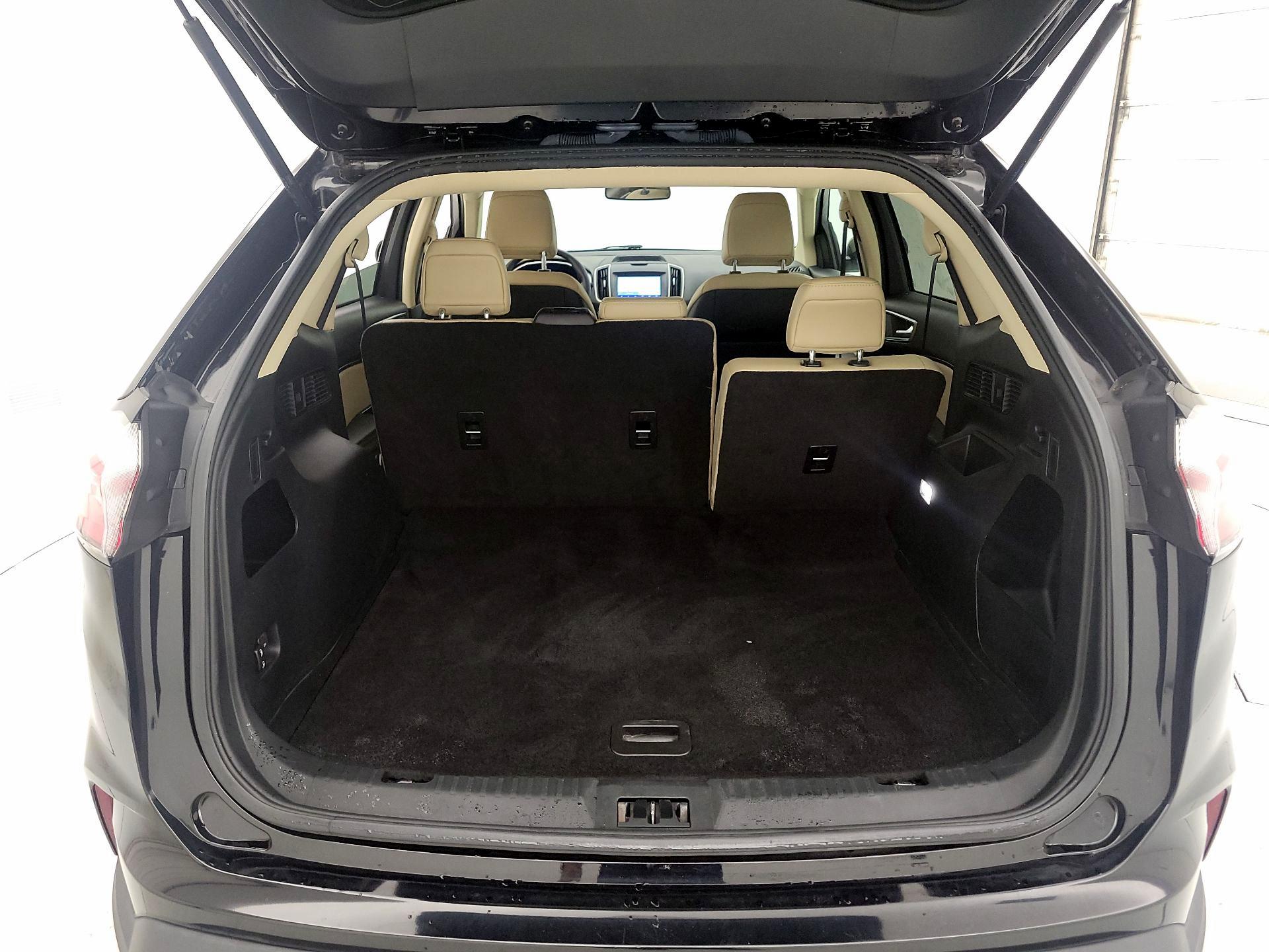 Thumbnail: 2020 Ford Edge - 16