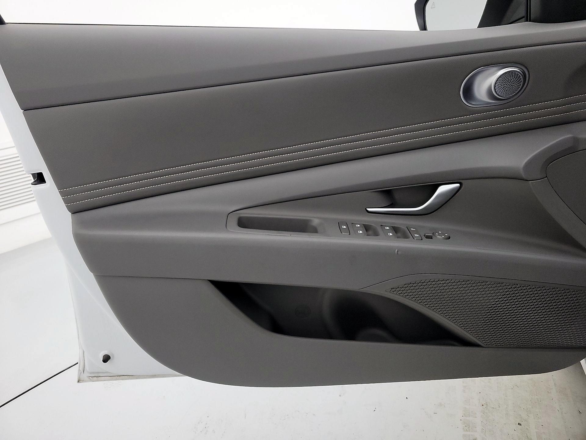 Thumbnail: 2025 Hyundai Elantra - 12
