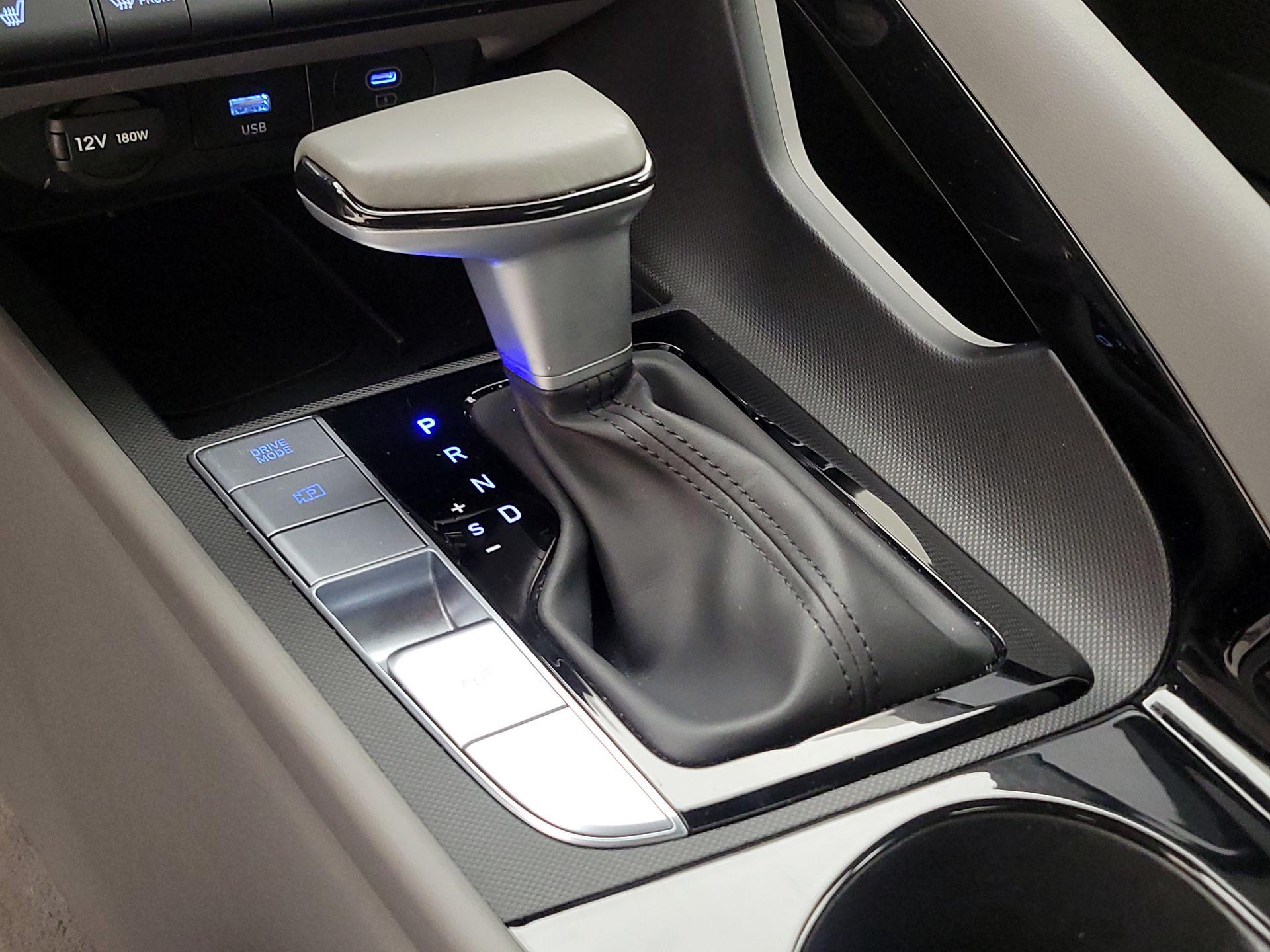 Thumbnail: 2025 Hyundai Elantra - 17