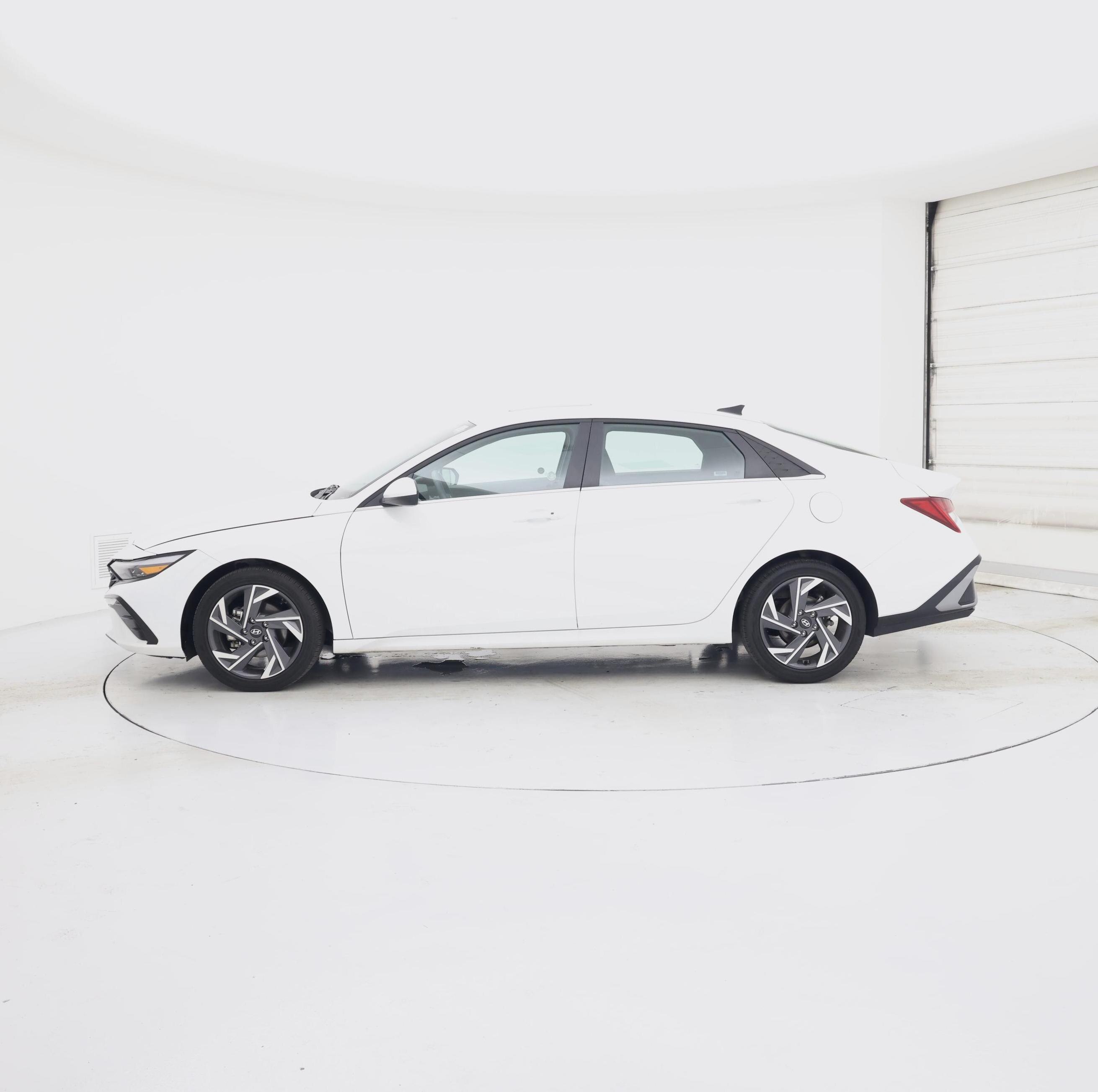 Thumbnail: 2025 Hyundai Elantra - 3