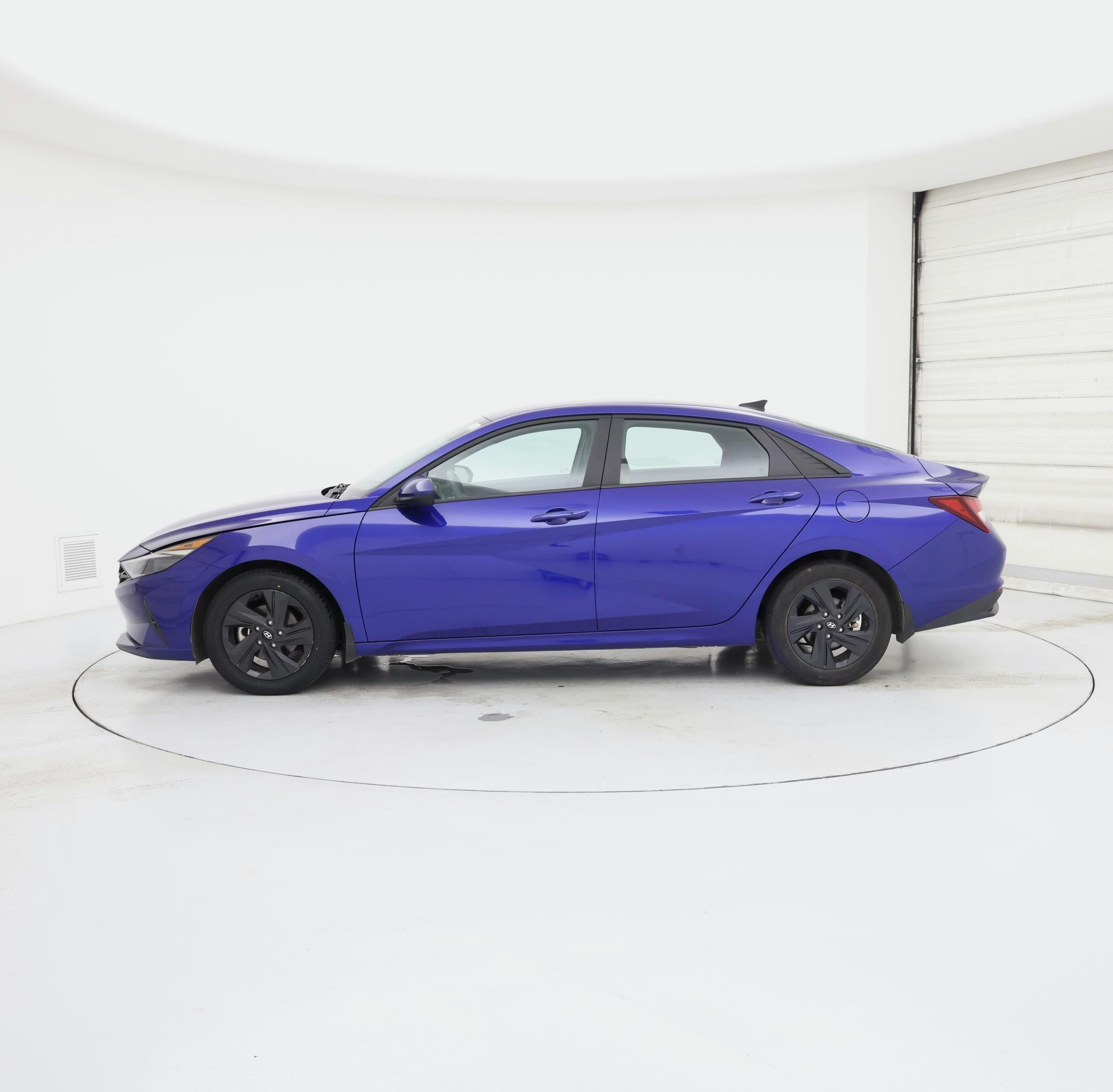 Thumbnail: 2023 Hyundai Elantra - 3