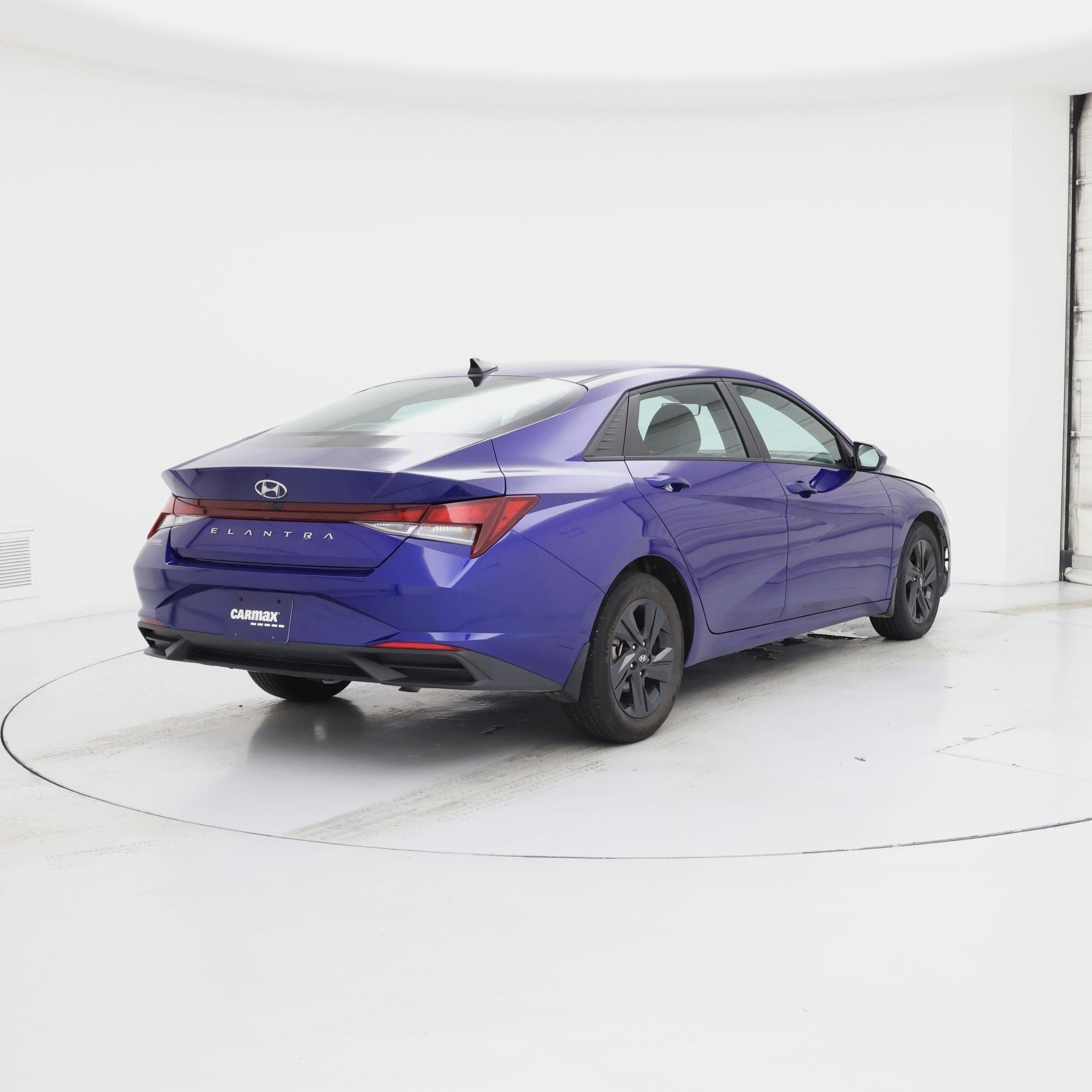 Thumbnail: 2023 Hyundai Elantra - 8
