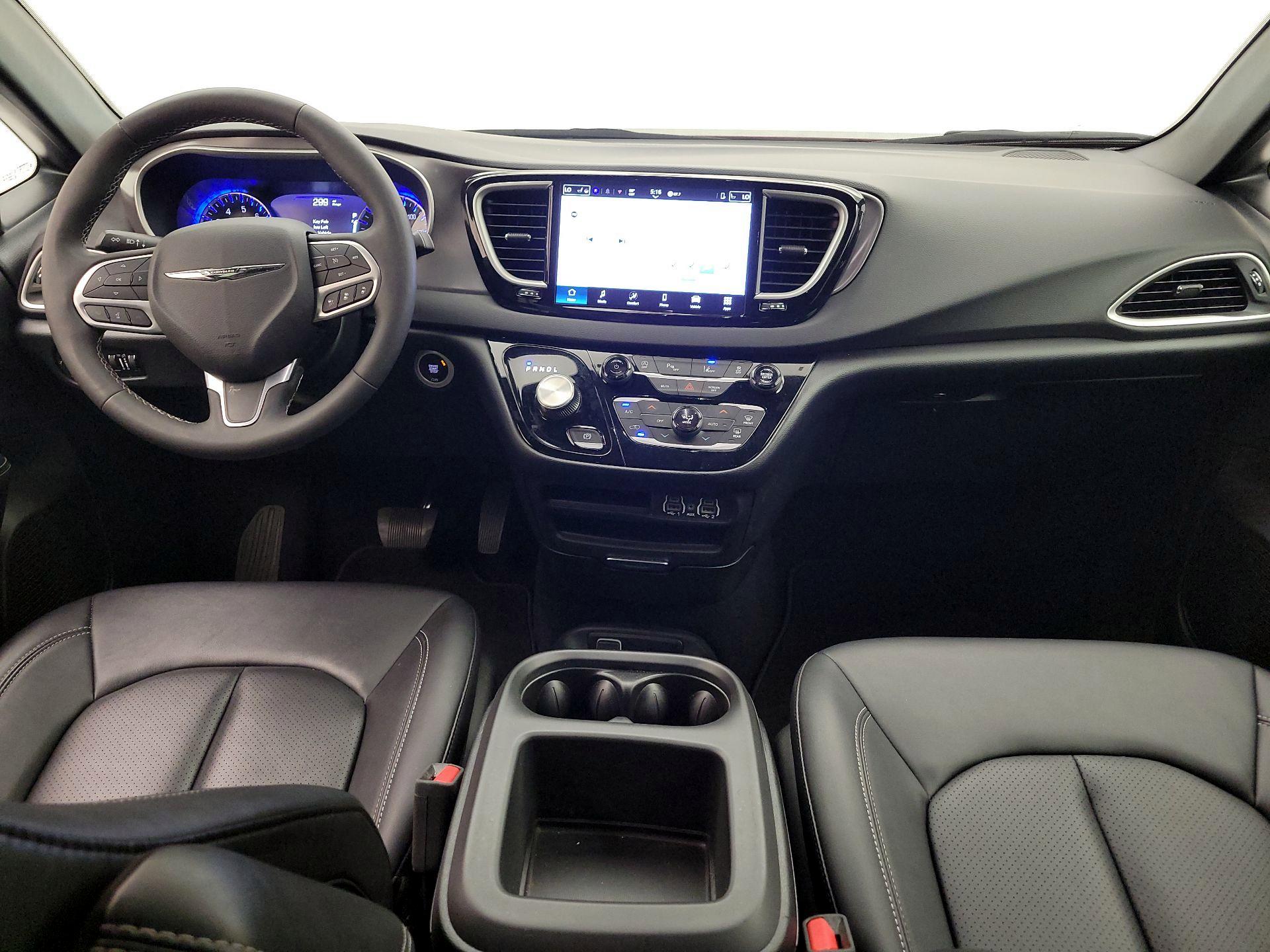Thumbnail: 2025 Chrysler Pacifica - 9