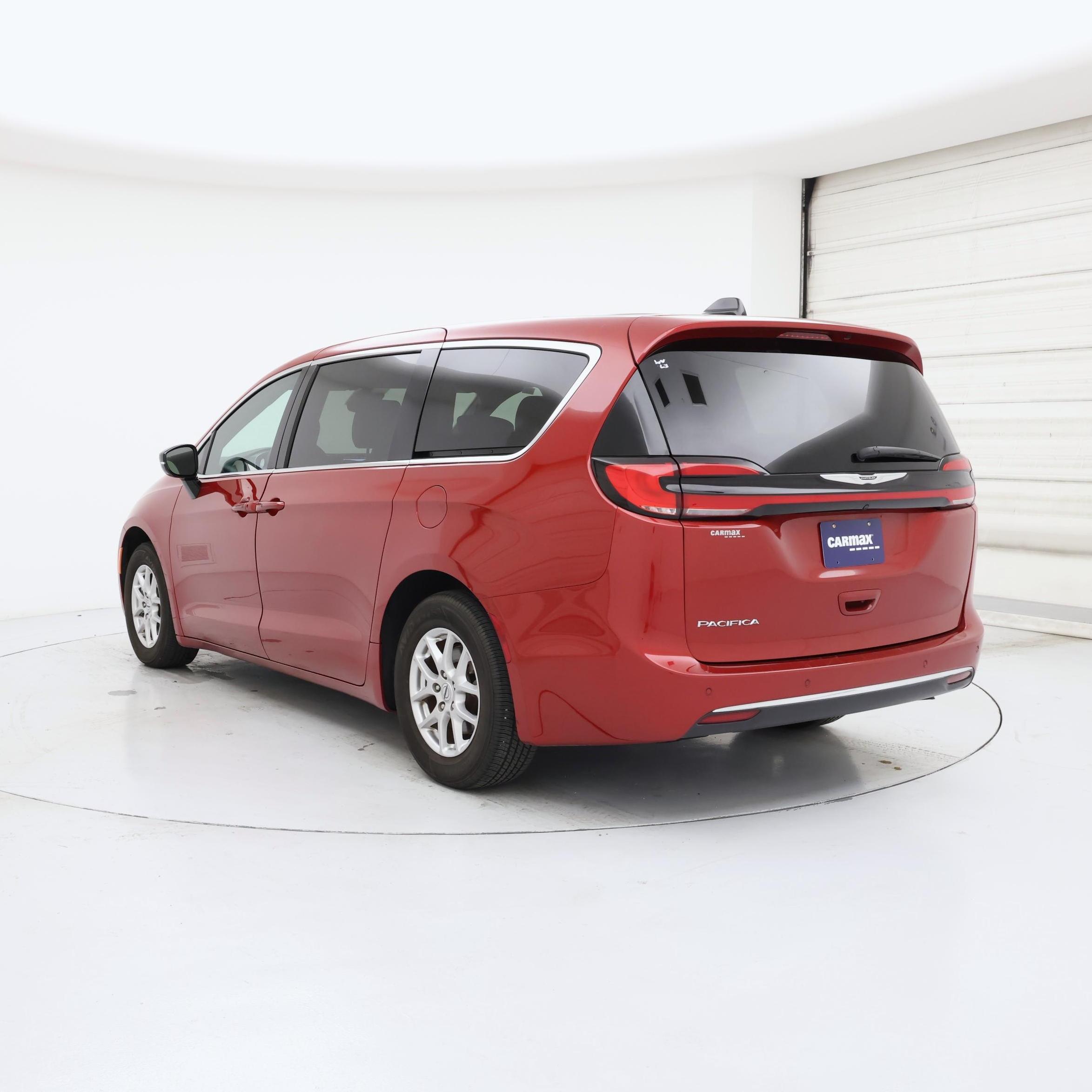 Thumbnail: 2025 Chrysler Pacifica - 2