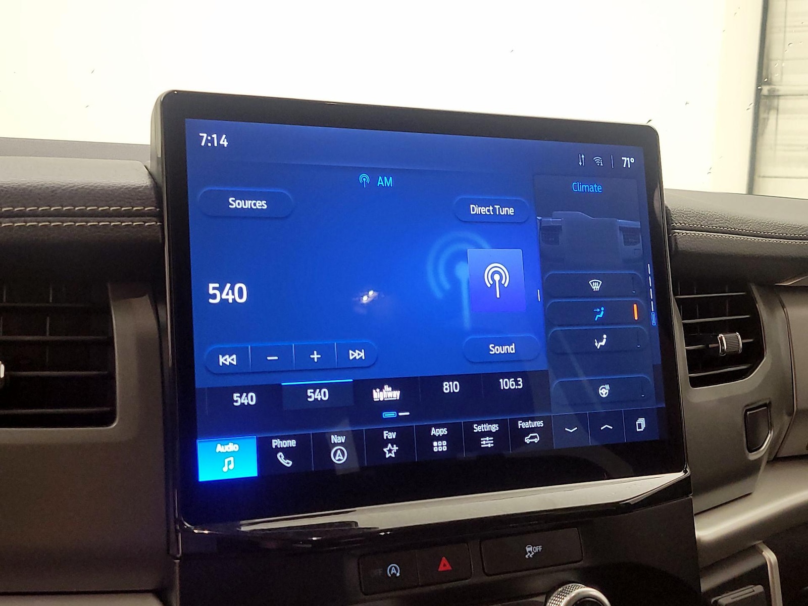 2024 Ford Expedition XLT - Photo 16