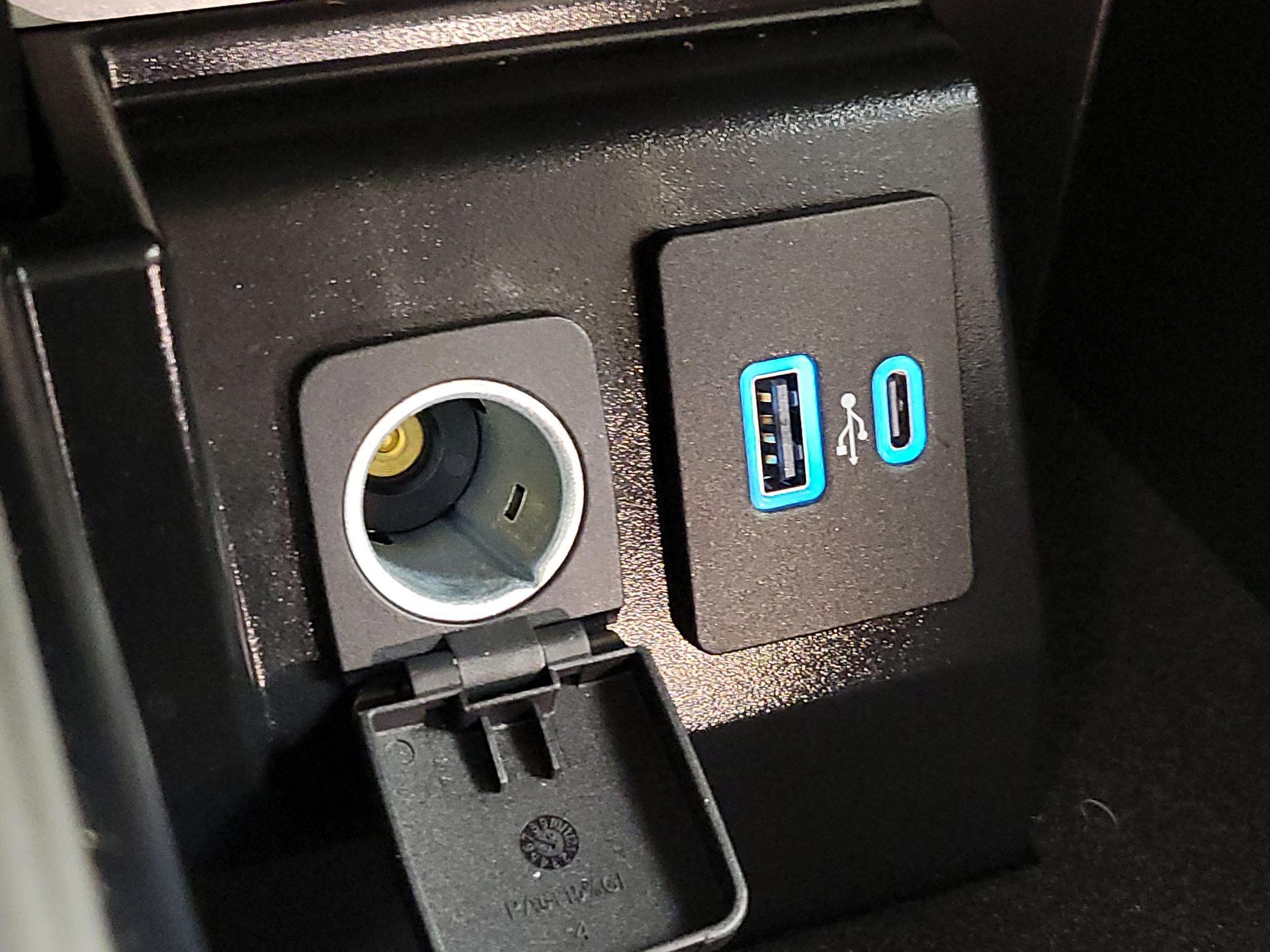 Thumbnail: 2023 Ford Explorer - 18