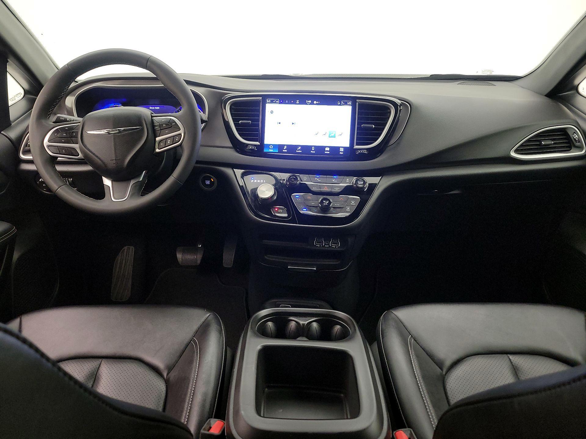 Thumbnail: 2025 Chrysler Pacifica - 9