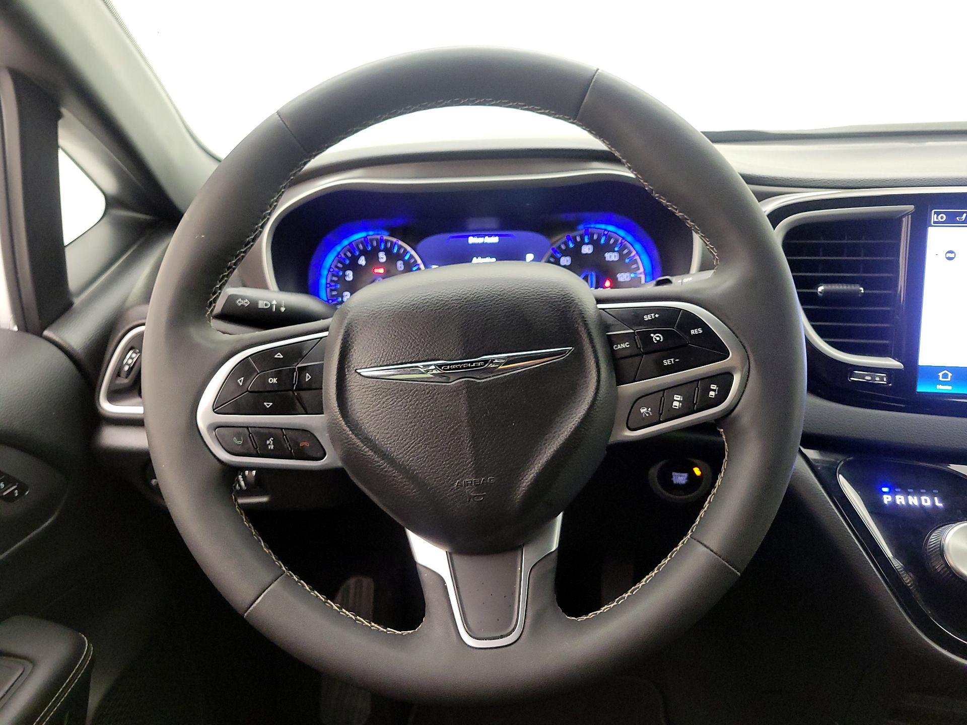 Thumbnail: 2025 Chrysler Pacifica - 10