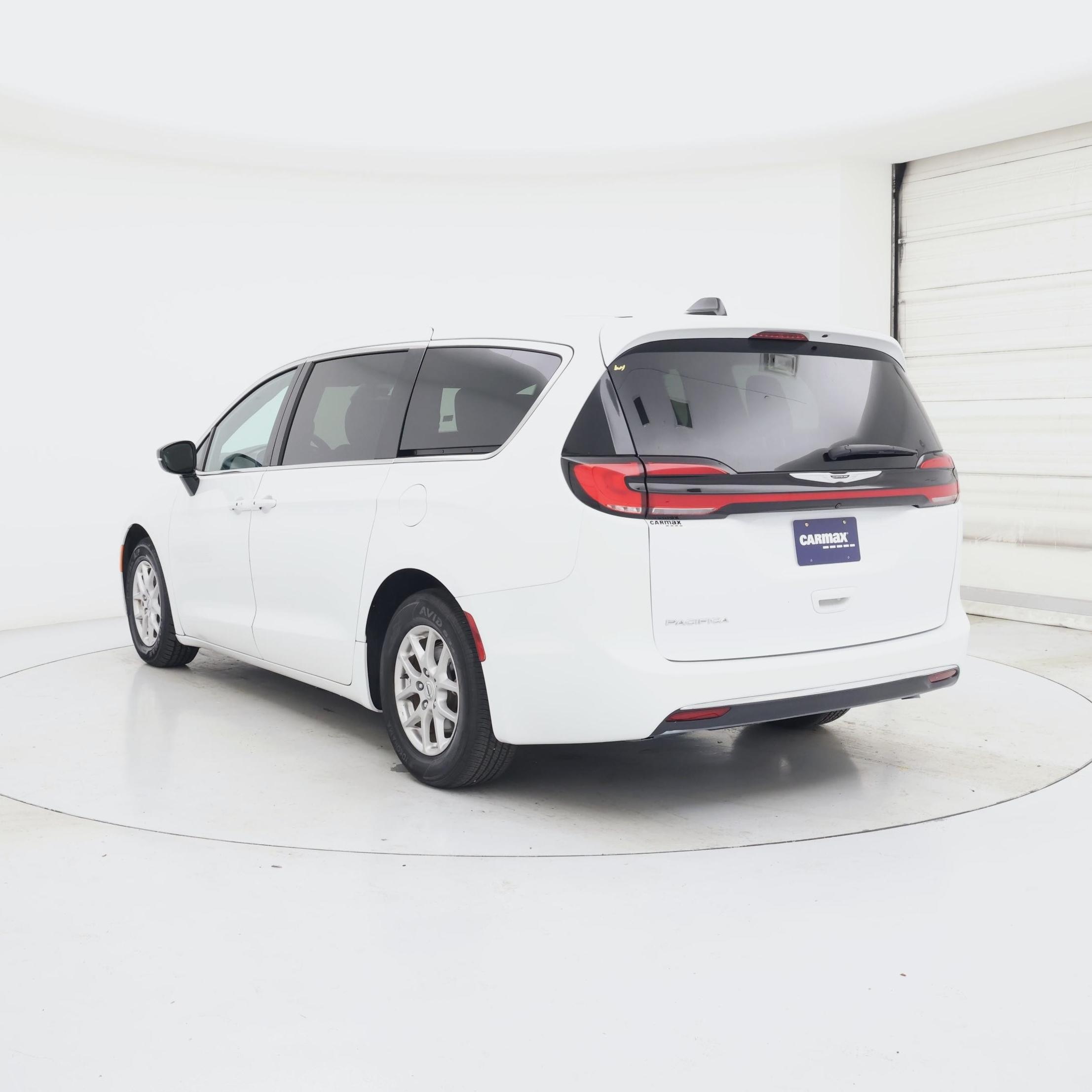Thumbnail: 2025 Chrysler Pacifica - 2