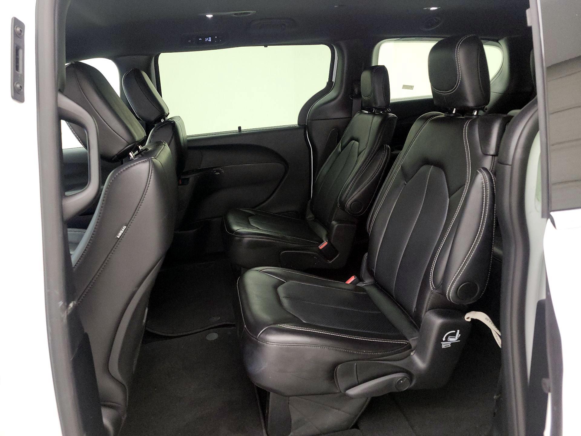 Thumbnail: 2025 Chrysler Pacifica - 19