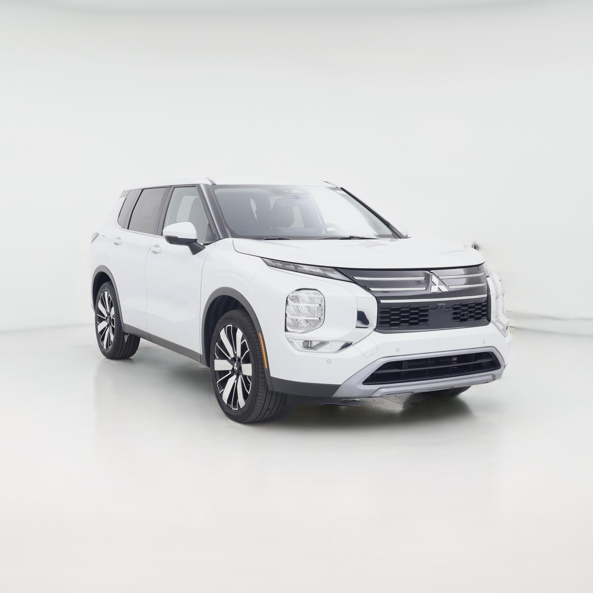 Thumbnail: 2025 Mitsubishi Outlander - 1