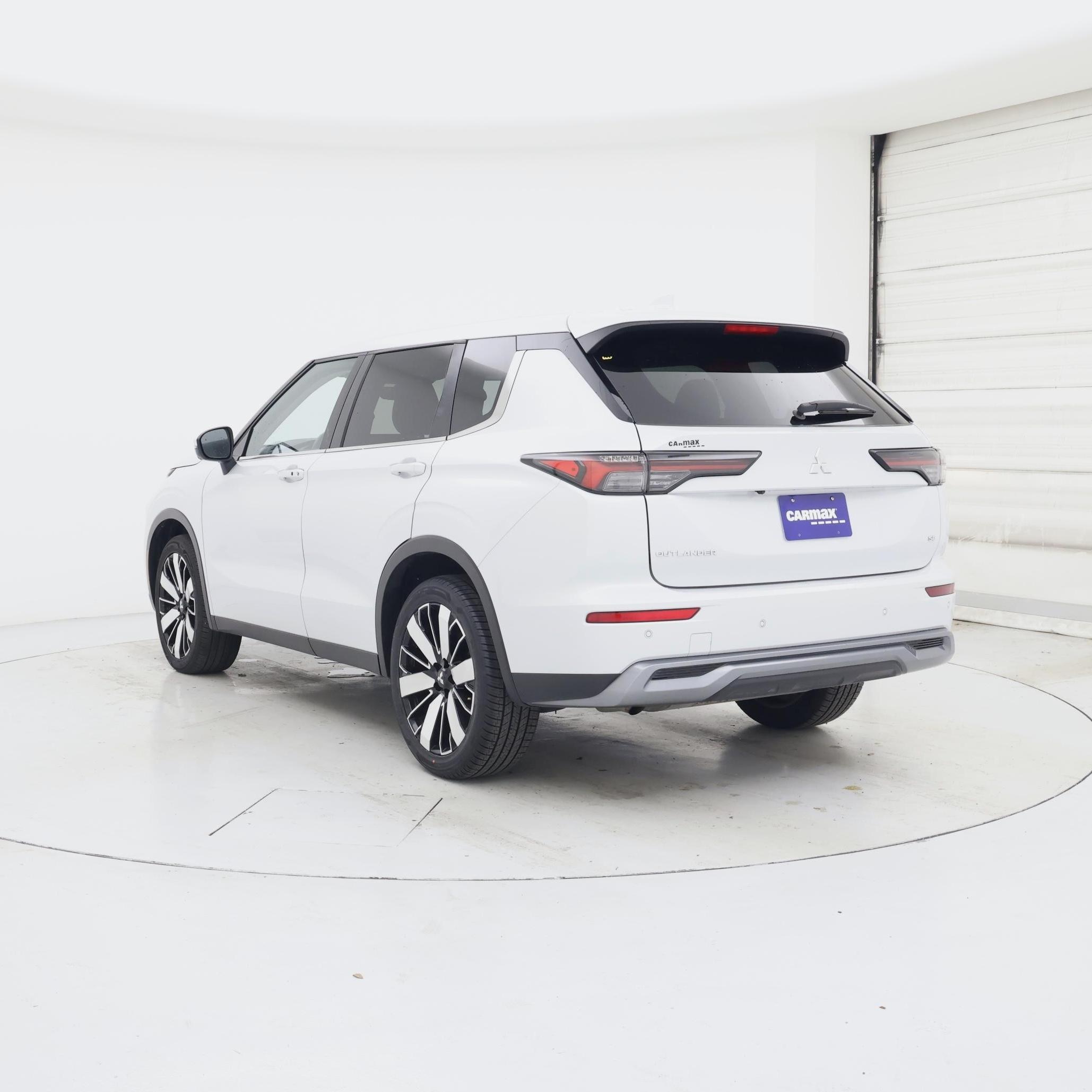 Thumbnail: 2025 Mitsubishi Outlander - 2
