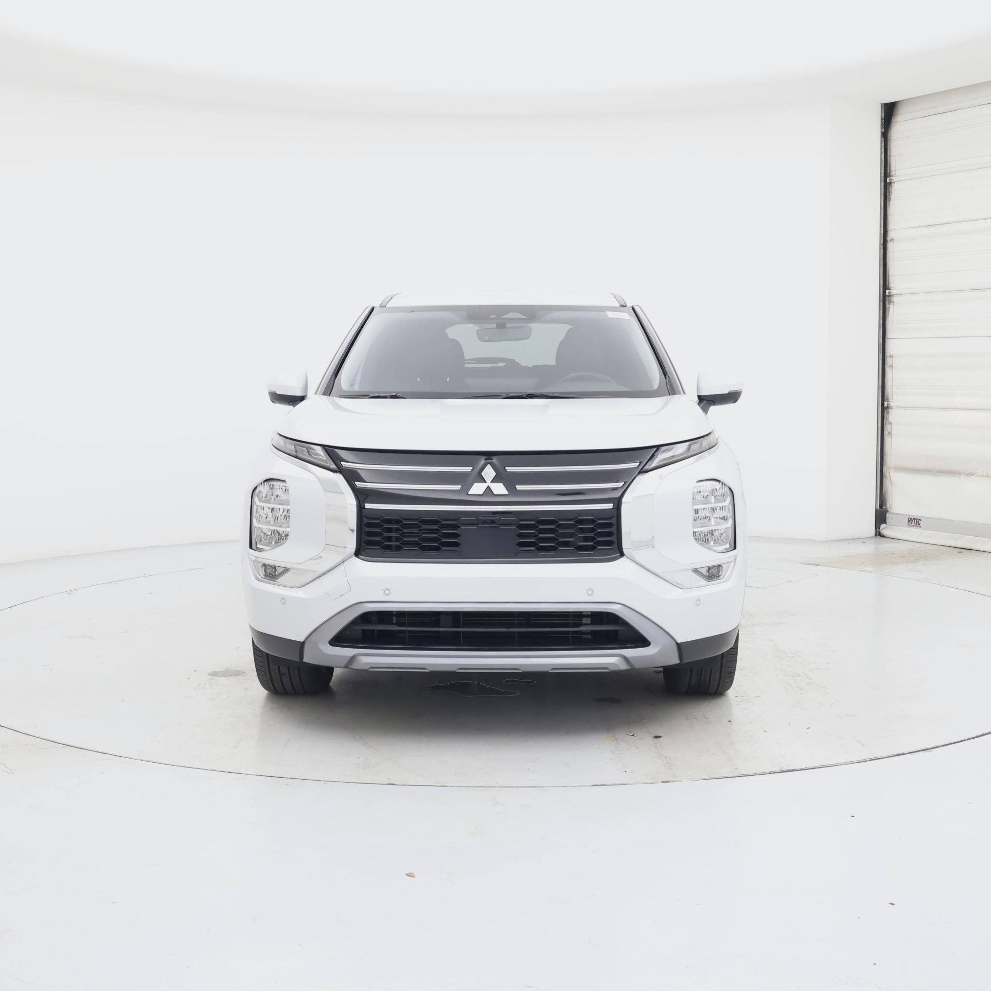 Thumbnail: 2025 Mitsubishi Outlander - 5