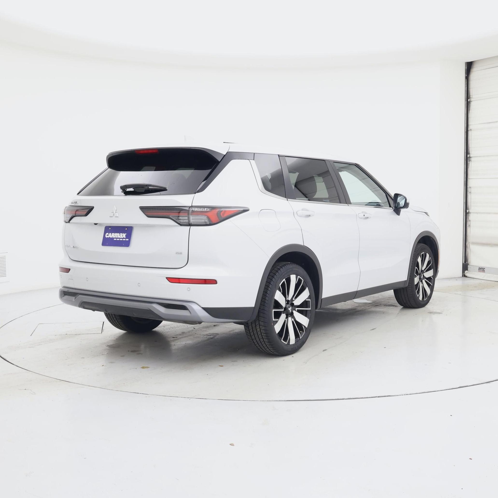 Thumbnail: 2025 Mitsubishi Outlander - 8