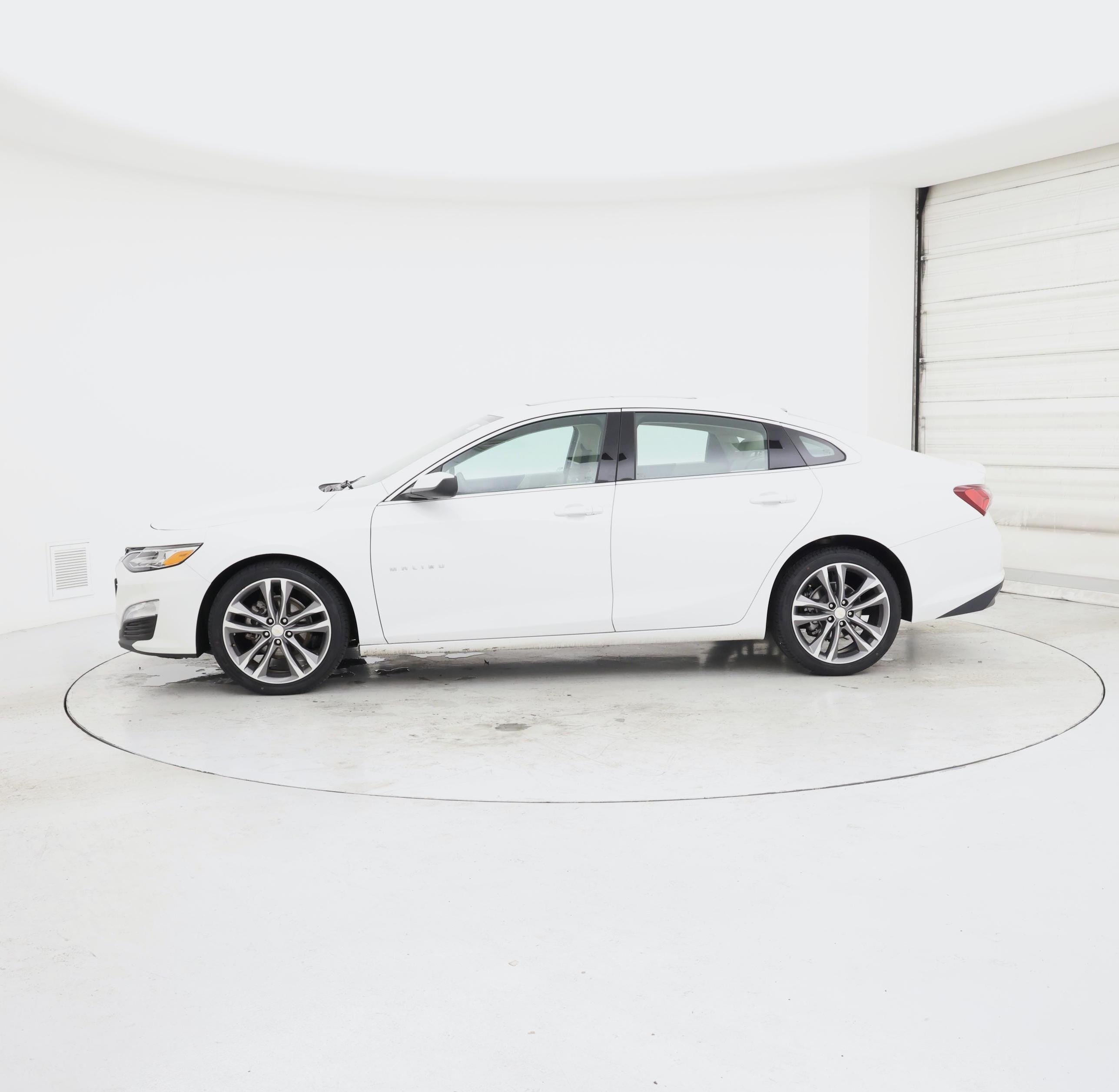 Thumbnail: 2024 Chevrolet Malibu - 3