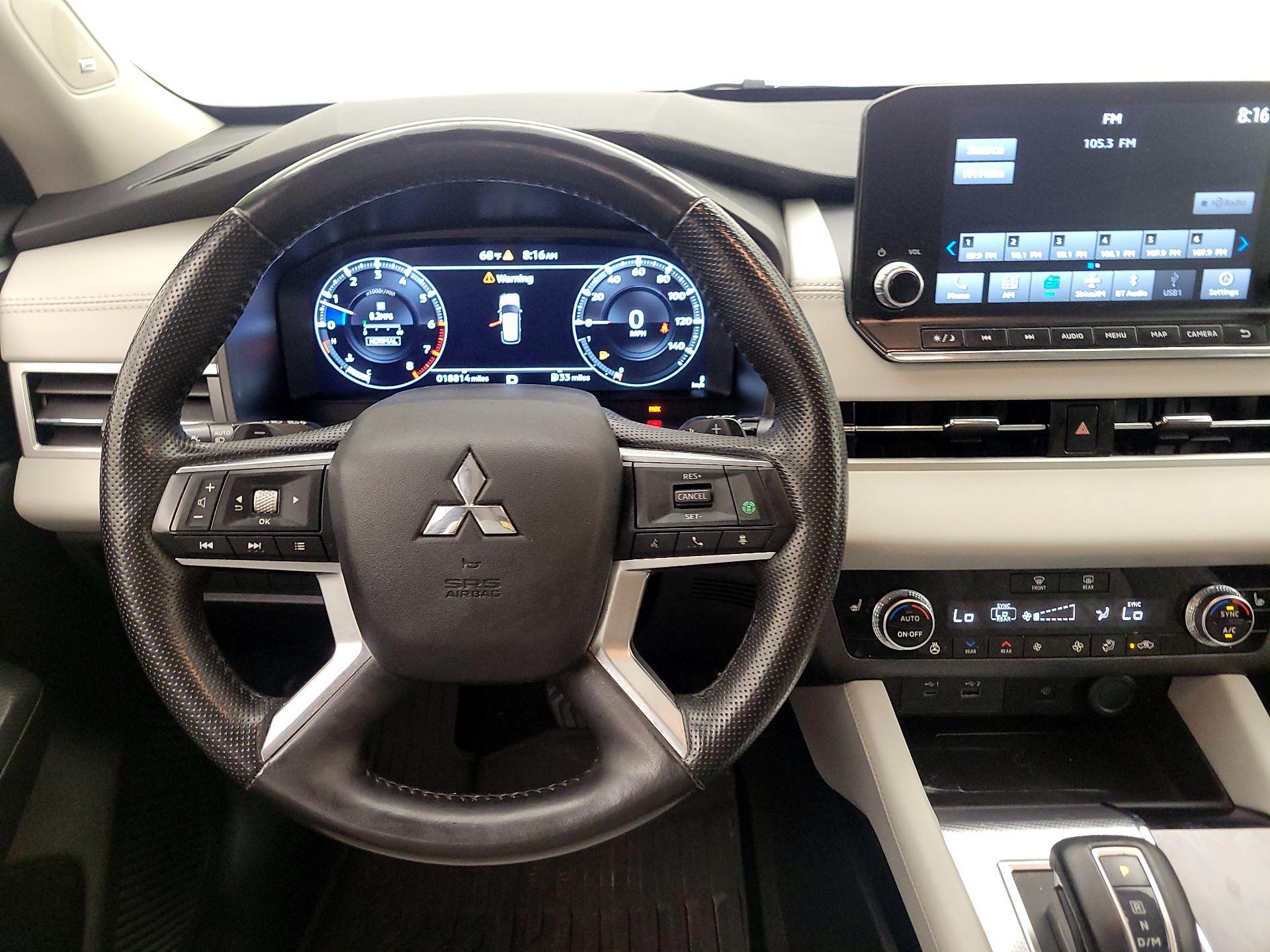 Thumbnail: 2024 Mitsubishi Outlander - 10