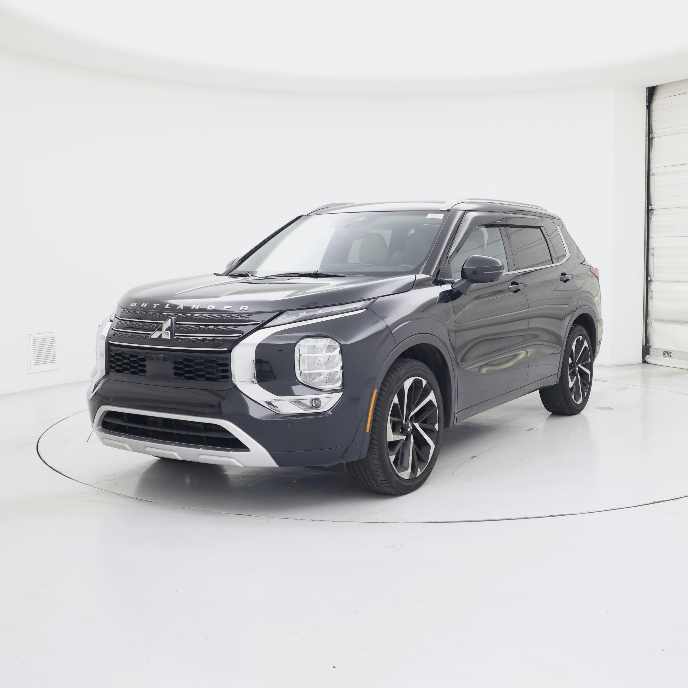 Thumbnail: 2024 Mitsubishi Outlander - 4
