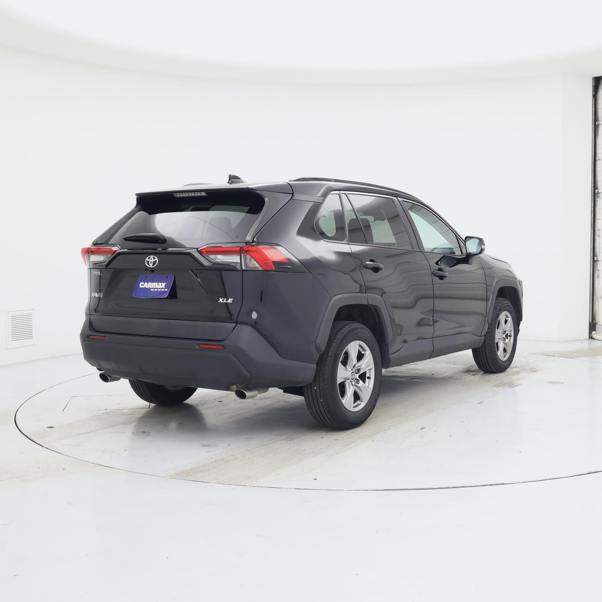 Thumbnail: 2023 Toyota RAV4 - 8