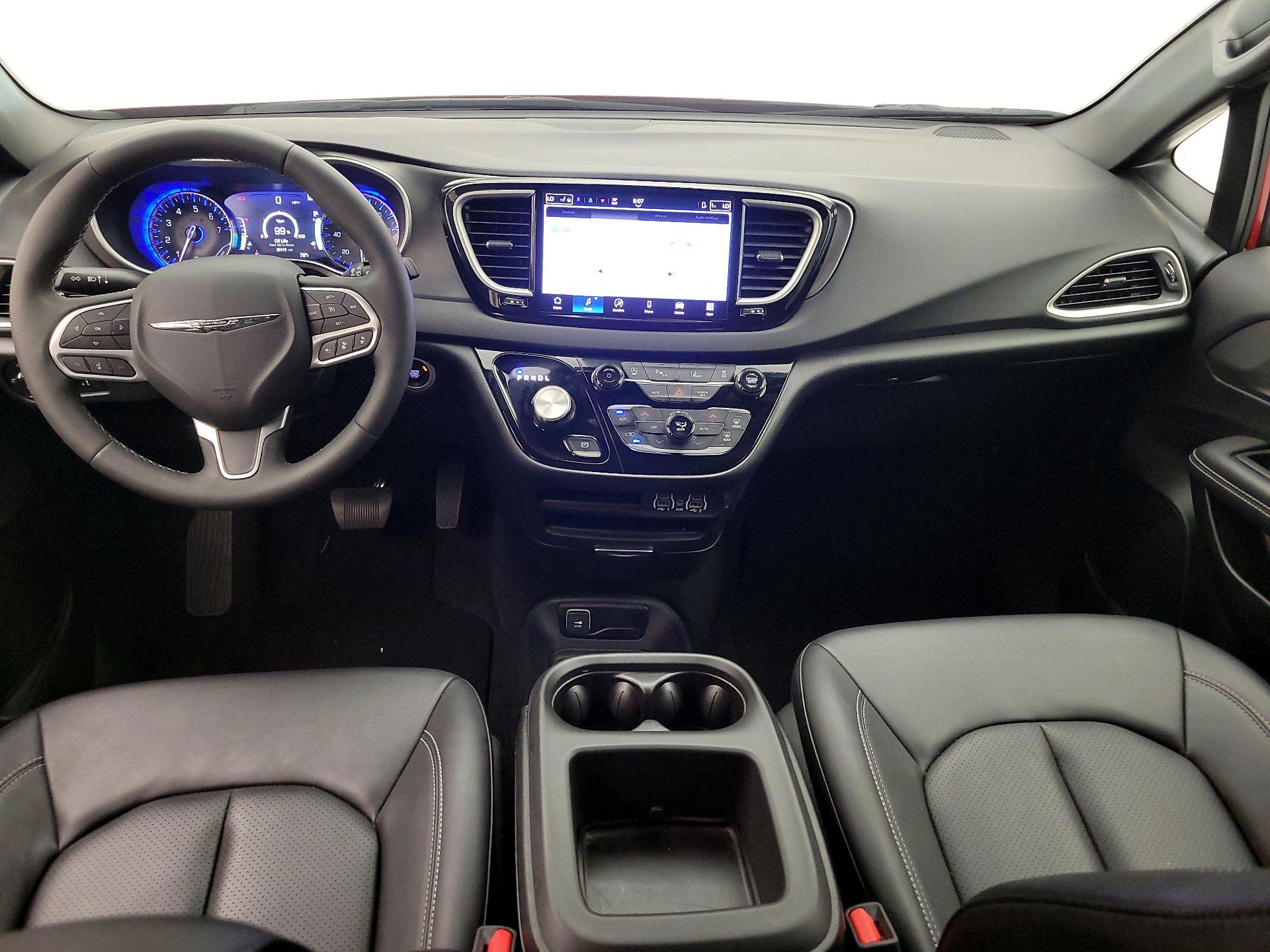 Thumbnail: 2025 Chrysler Pacifica - 9