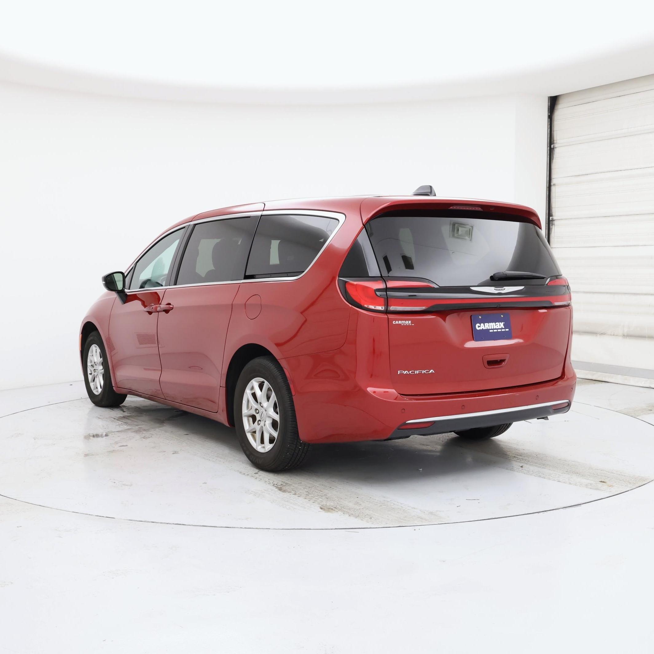 Thumbnail: 2025 Chrysler Pacifica - 2