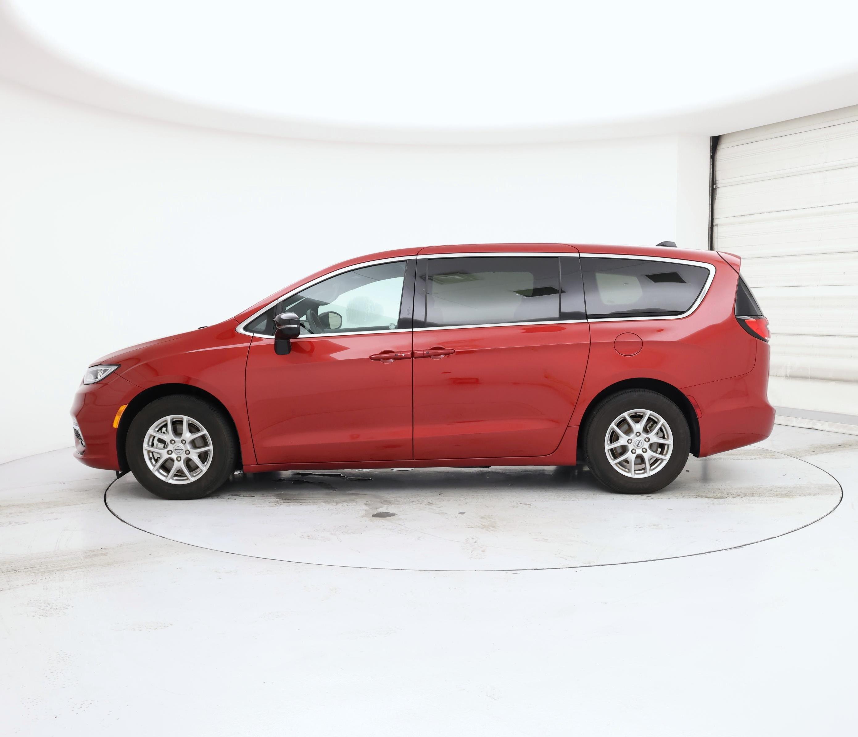 Thumbnail: 2025 Chrysler Pacifica - 3