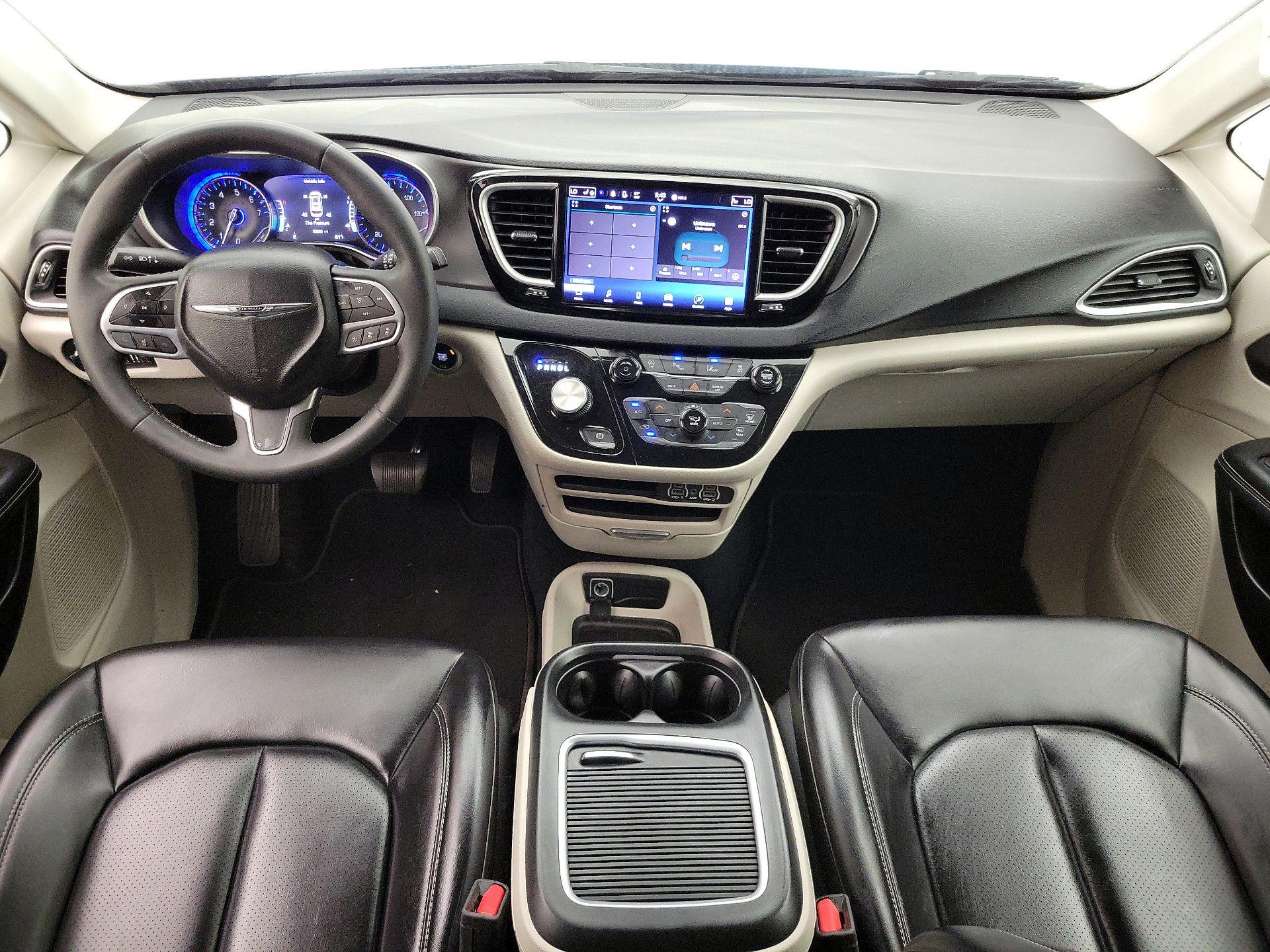 Thumbnail: 2023 Chrysler Pacifica - 9
